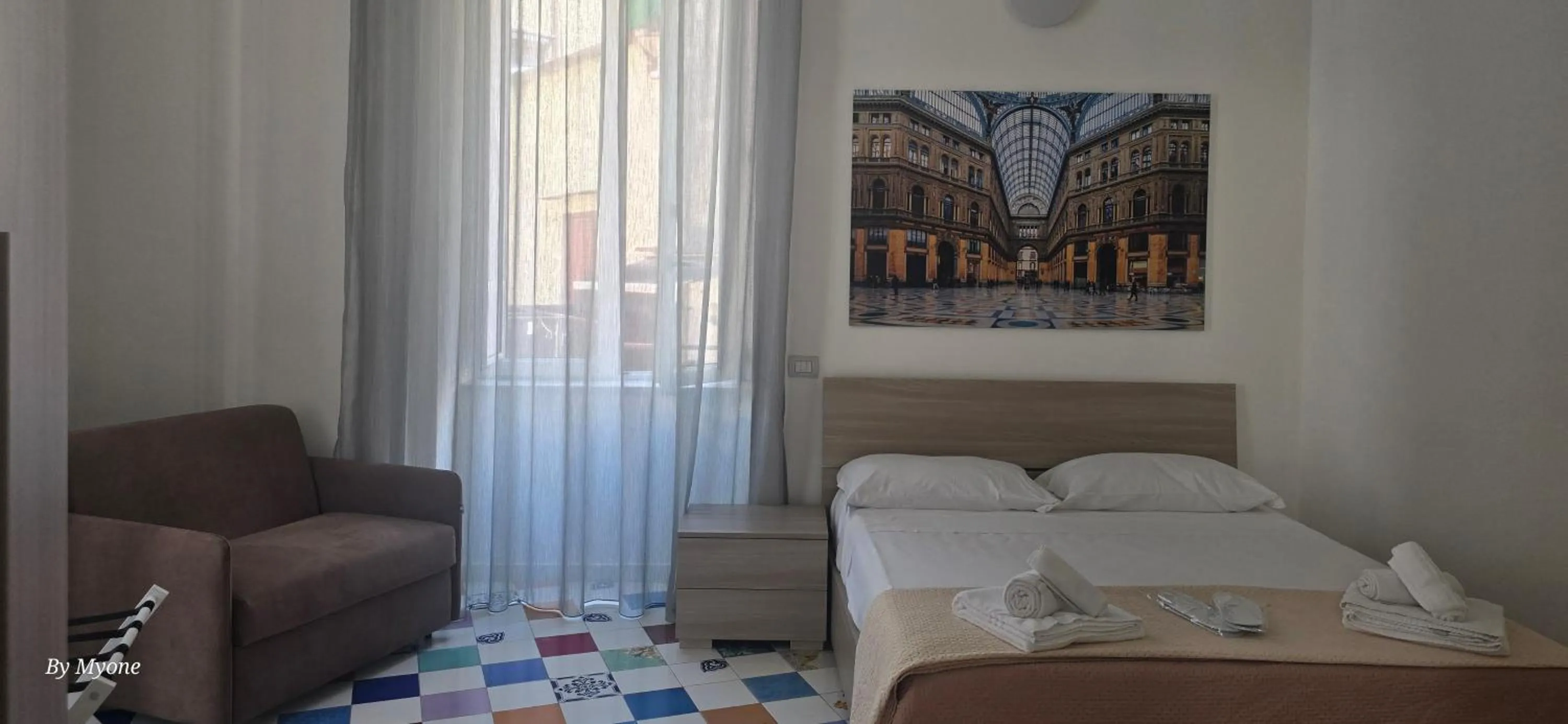 Bed in Appartamenti La Dimora di Parthenope Centro Storico