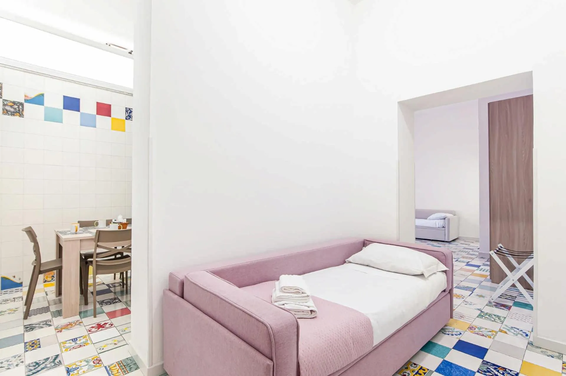 Bed in Appartamenti La Dimora di Parthenope Centro Storico