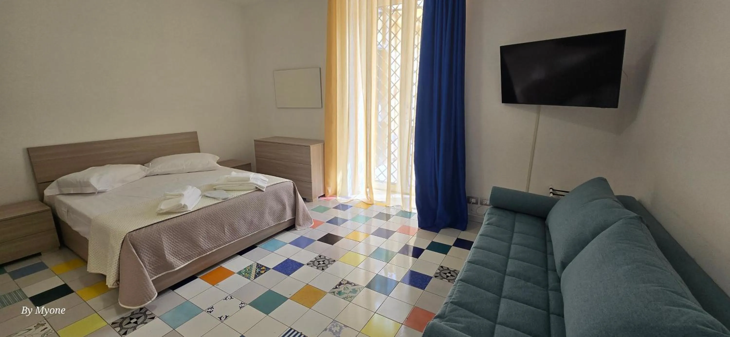 Bed in Appartamenti La Dimora di Parthenope Centro Storico