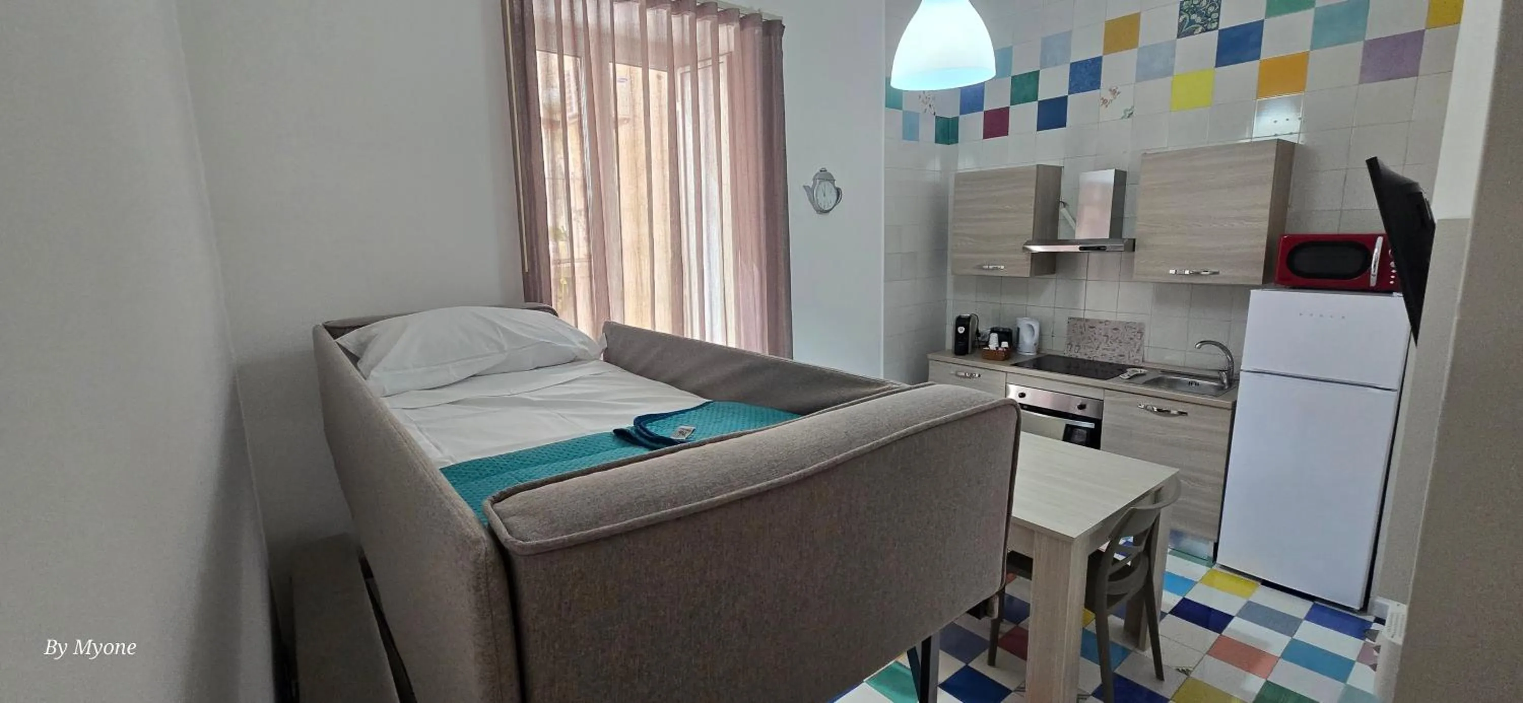 Bed in Appartamenti La Dimora di Parthenope Centro Storico