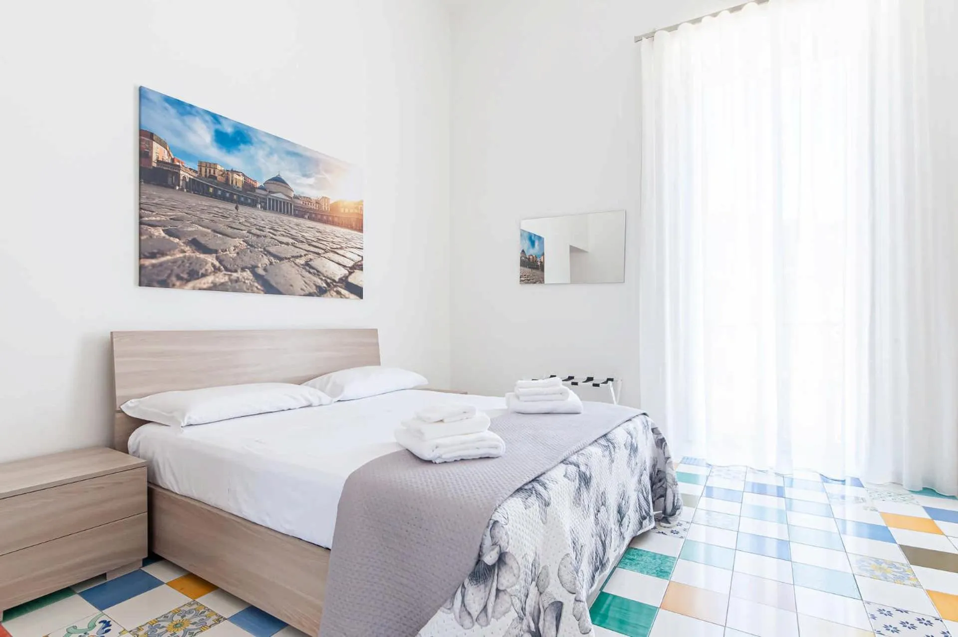 Bed in Appartamenti La Dimora di Parthenope Centro Storico