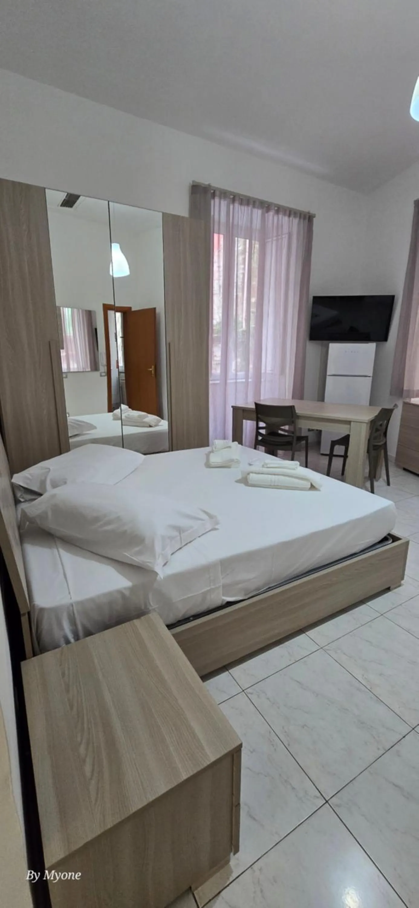 Bed in Appartamenti La Dimora di Parthenope Centro Storico