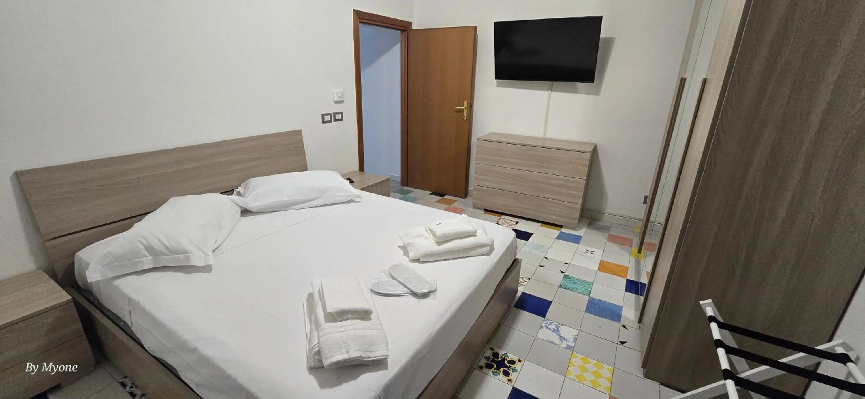 Bed in Appartamenti La Dimora di Parthenope Centro Storico