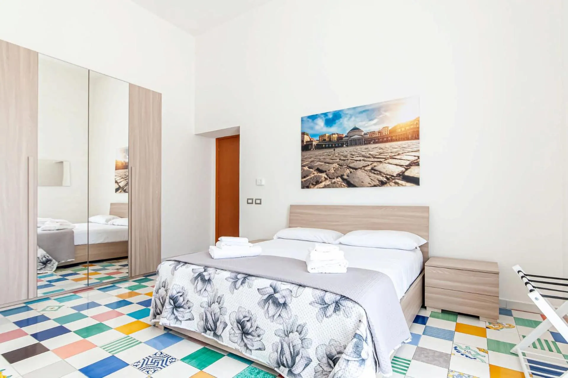 Bed in Appartamenti La Dimora di Parthenope Centro Storico