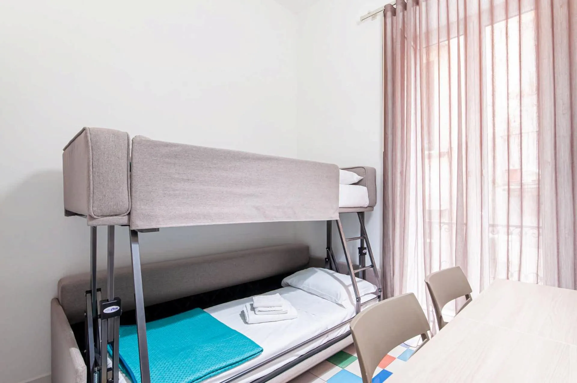 Bed in Appartamenti La Dimora di Parthenope Centro Storico