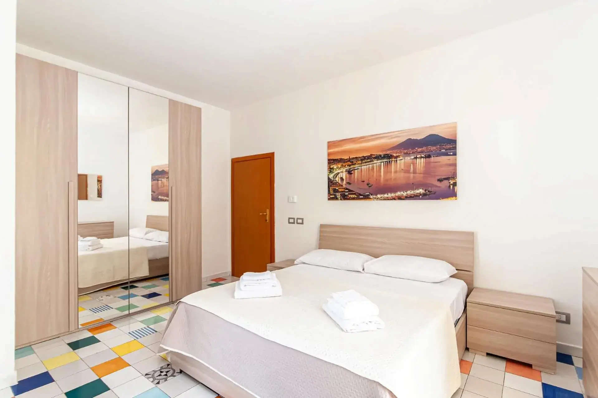 One-Bedroom Apartment with Balcony in Appartamenti La Dimora di Parthenope Centro Storico One-Bedroom Apartment with Balcony in Appartamenti La Dimora di Parthenope Centro Storico