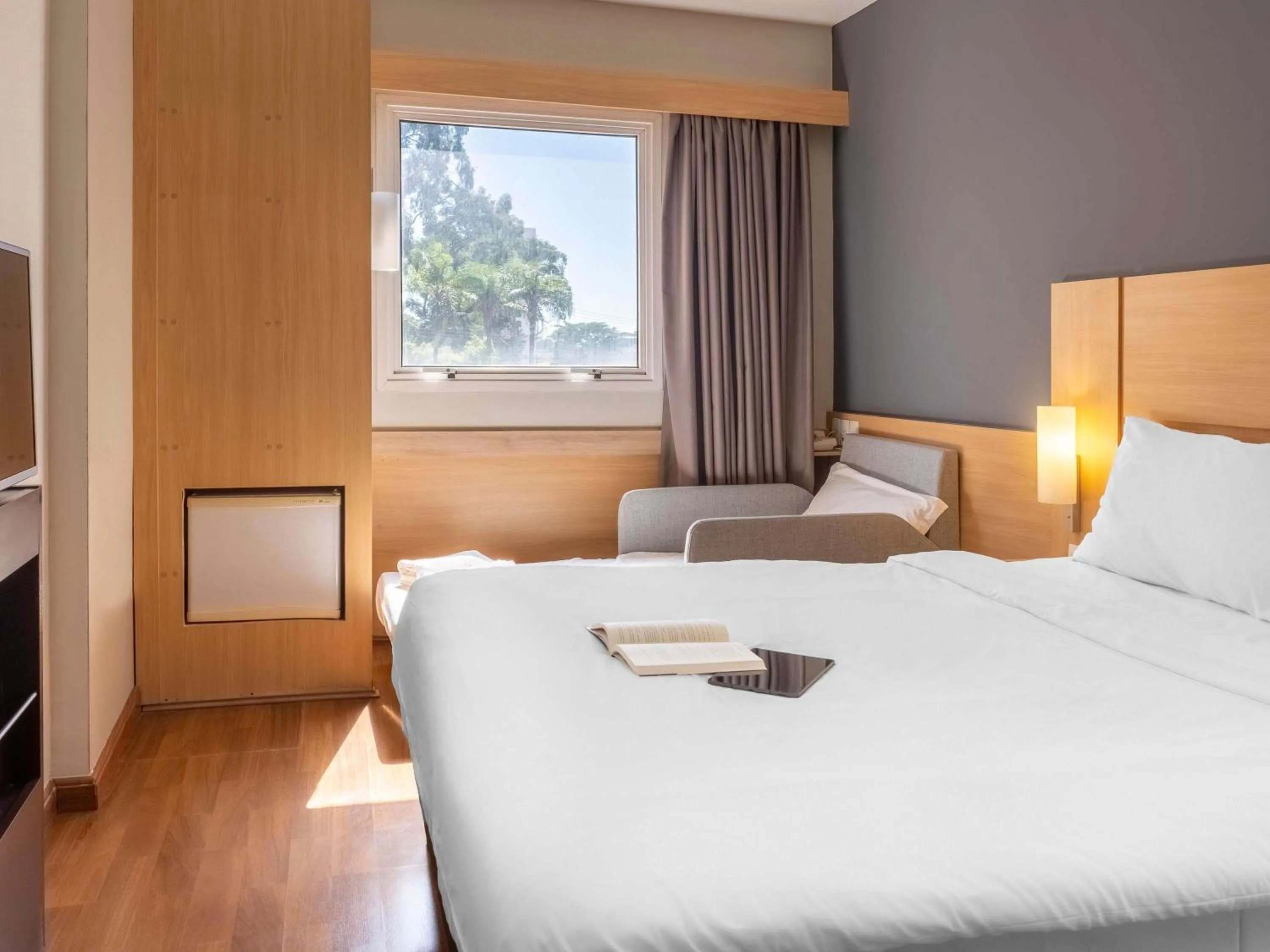 Property building, Bed in ibis Paulinia