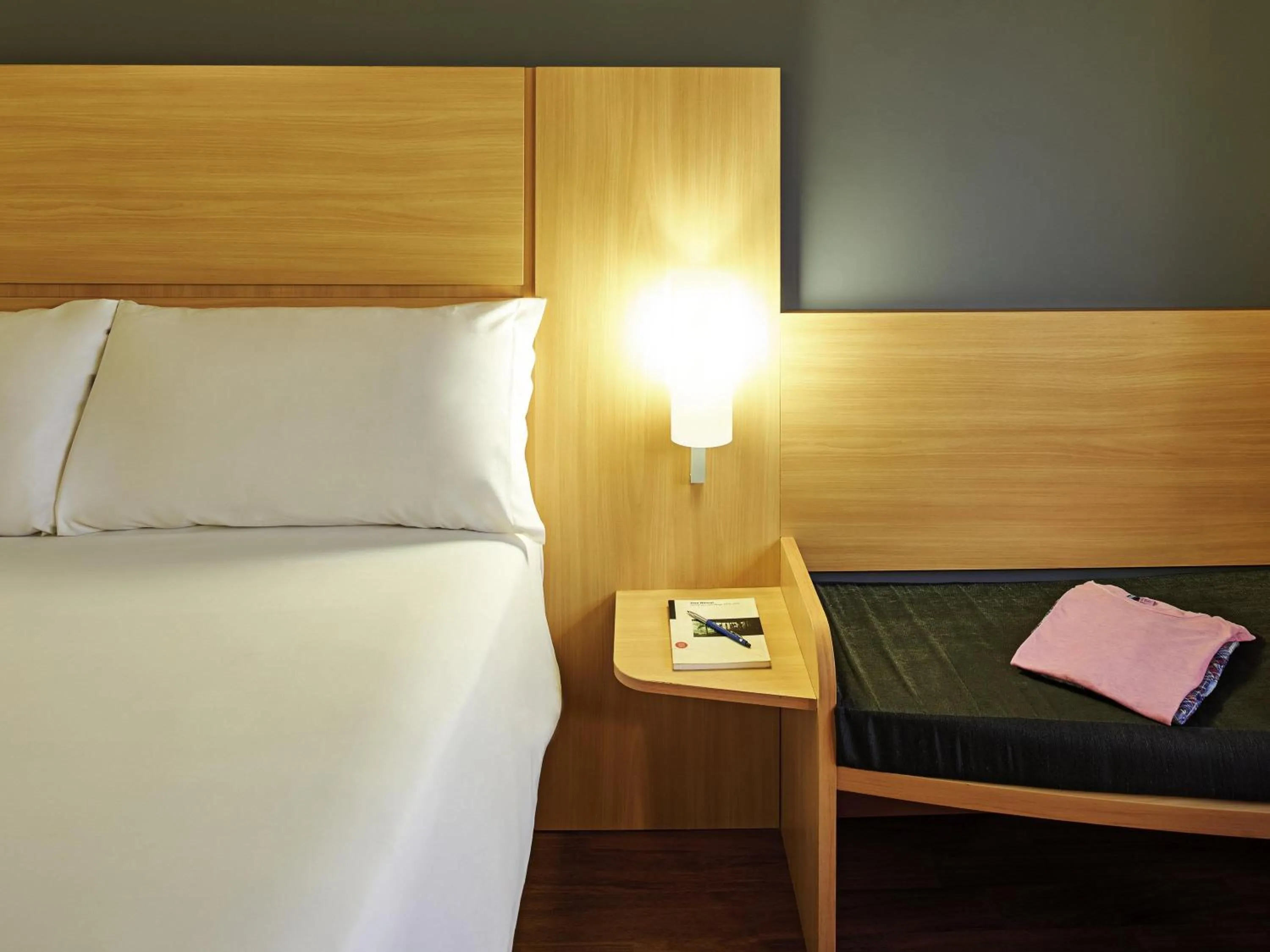 Bedroom, Bed in ibis Paulinia