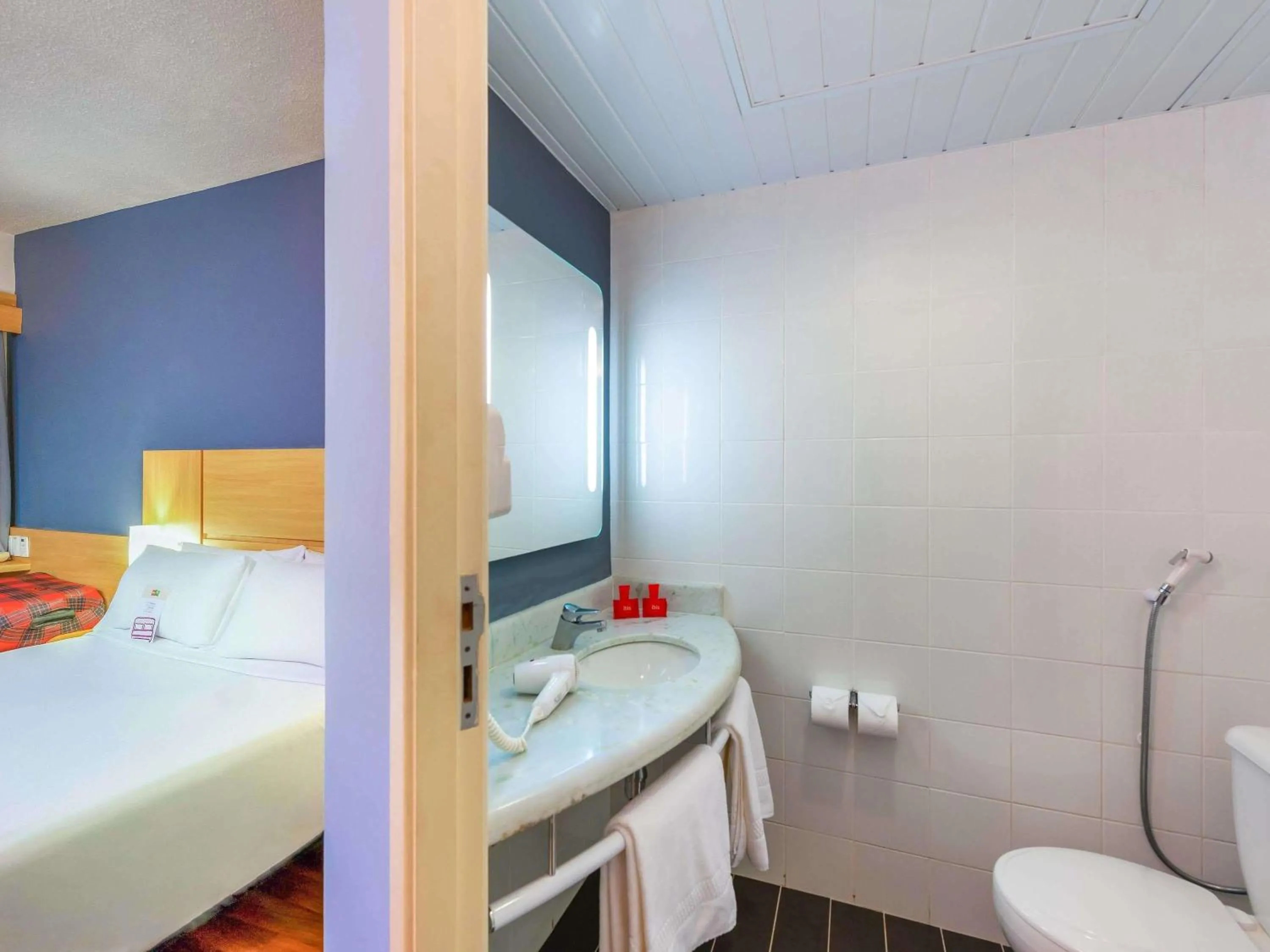 Bedroom, Bed in ibis Paulinia