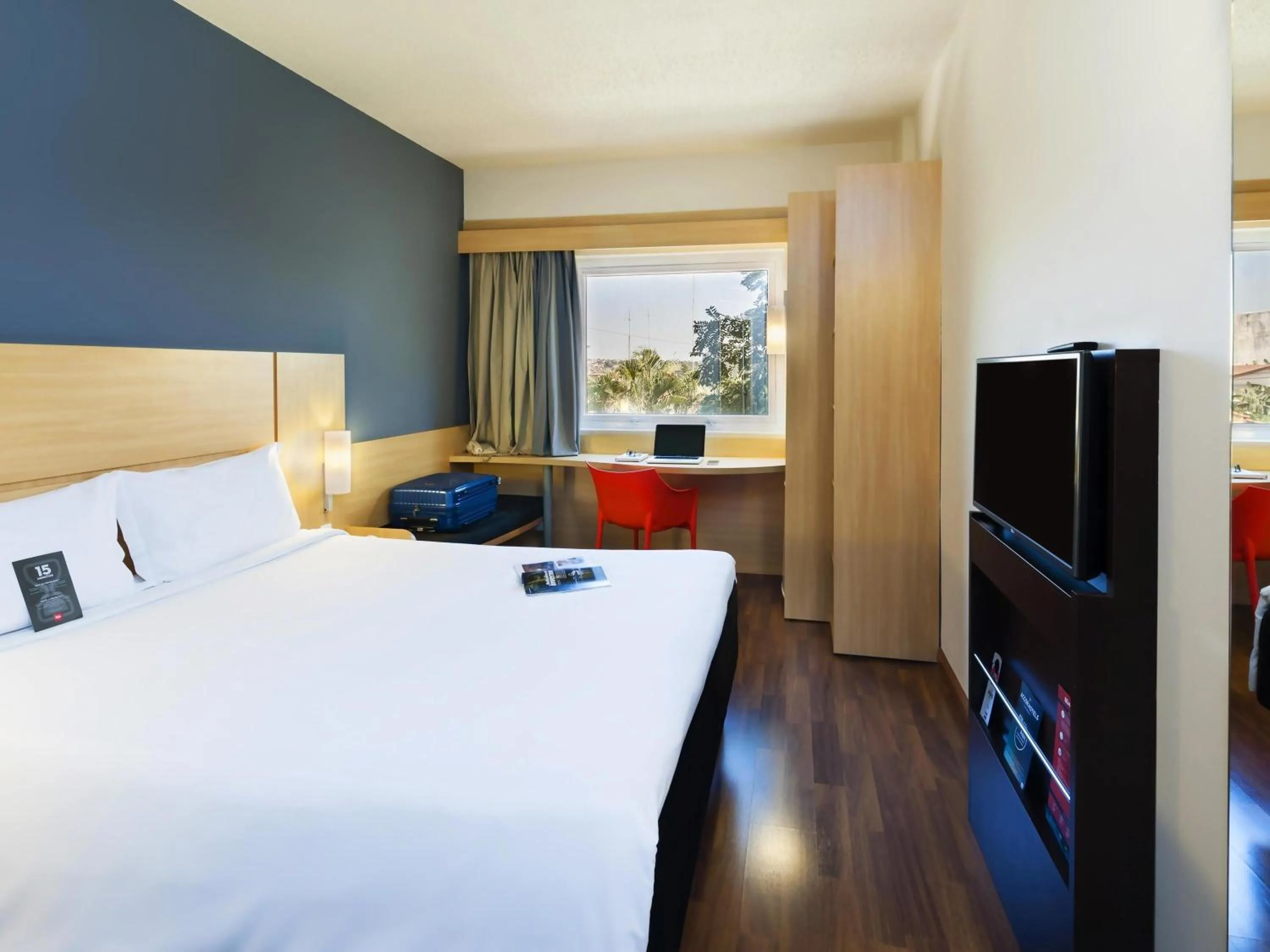 Property building, Bed in ibis Paulinia