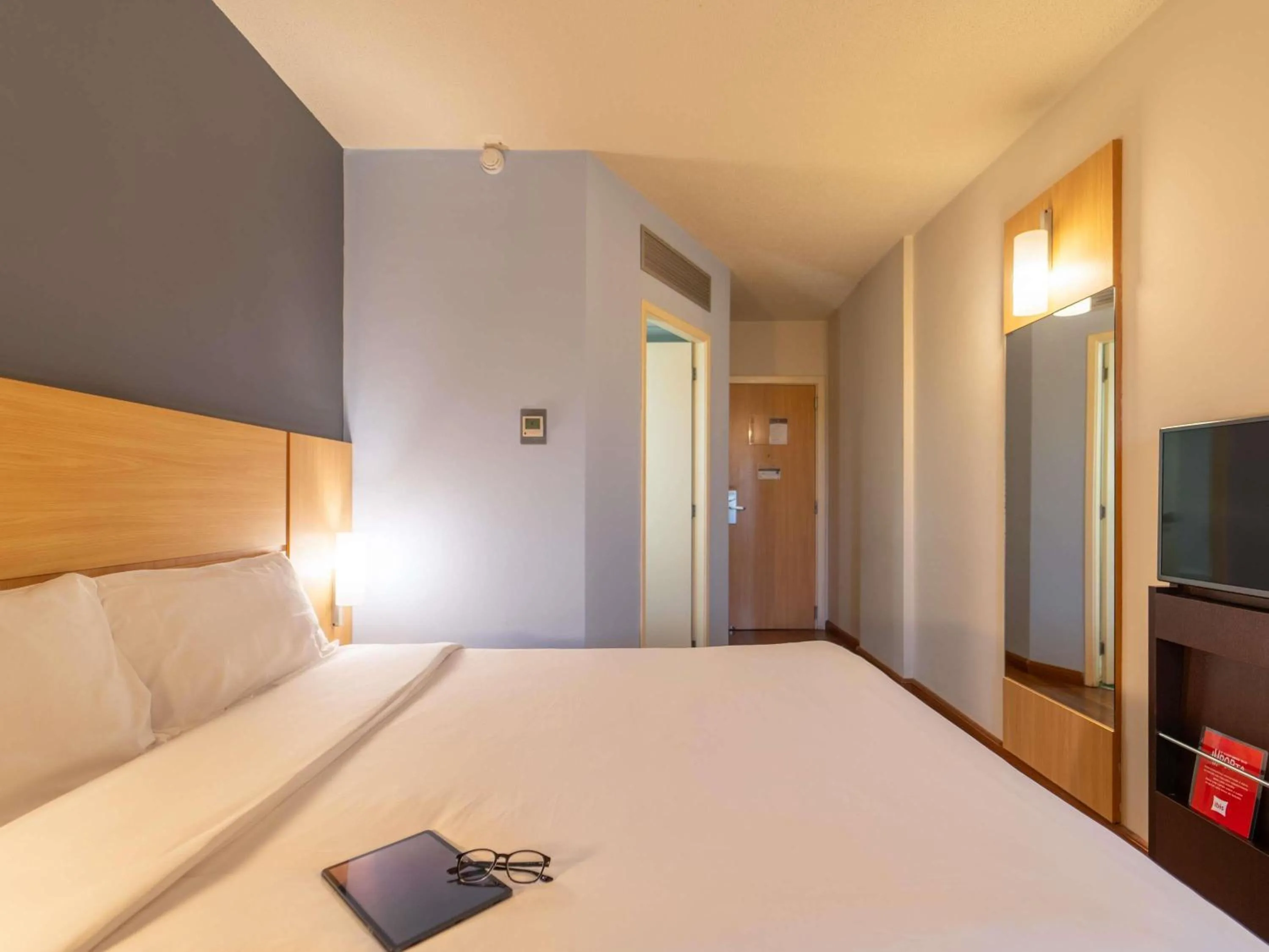 Bedroom, Bed in ibis Paulinia