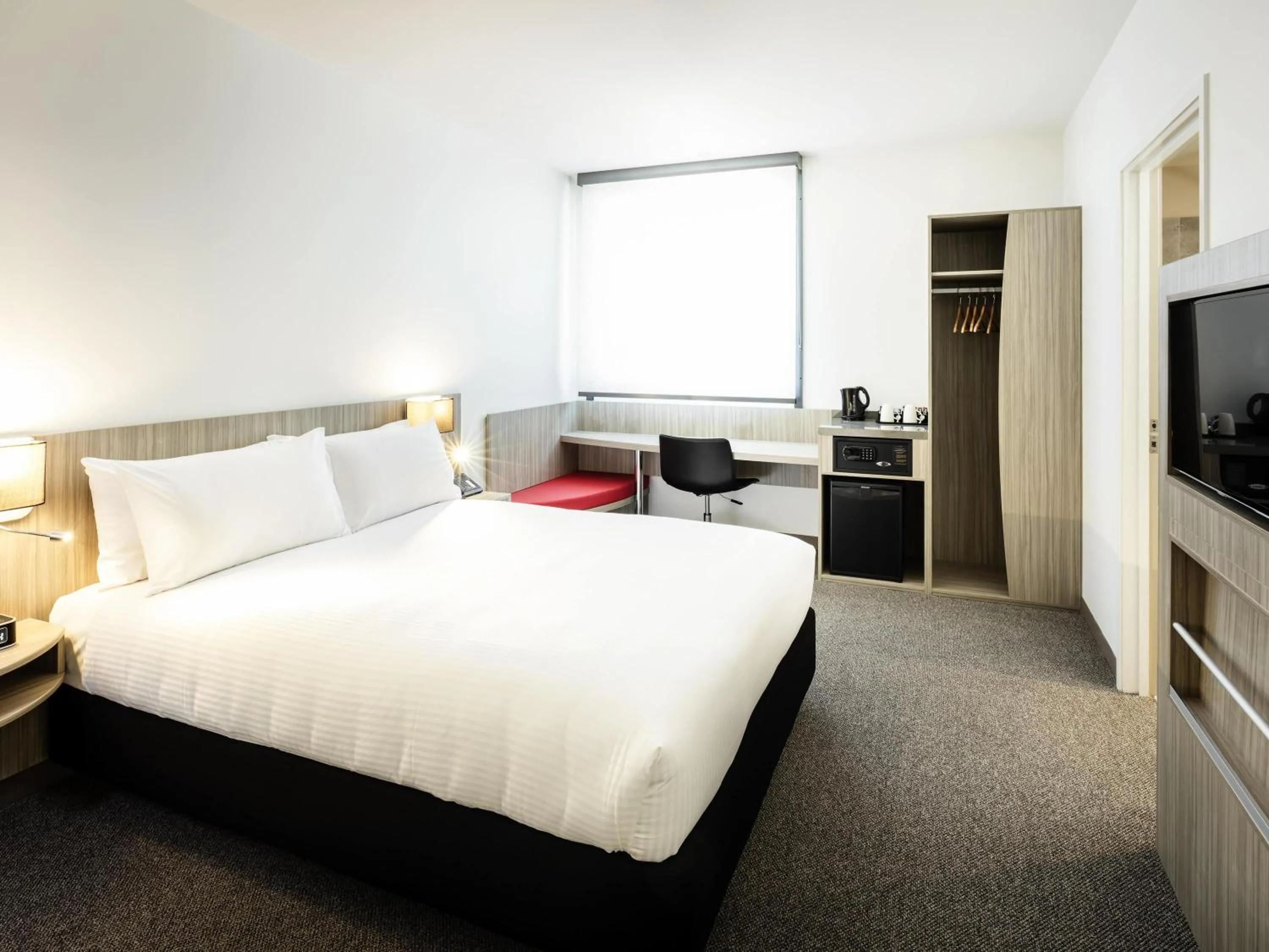 Bedroom, Bed in Ibis Mackay