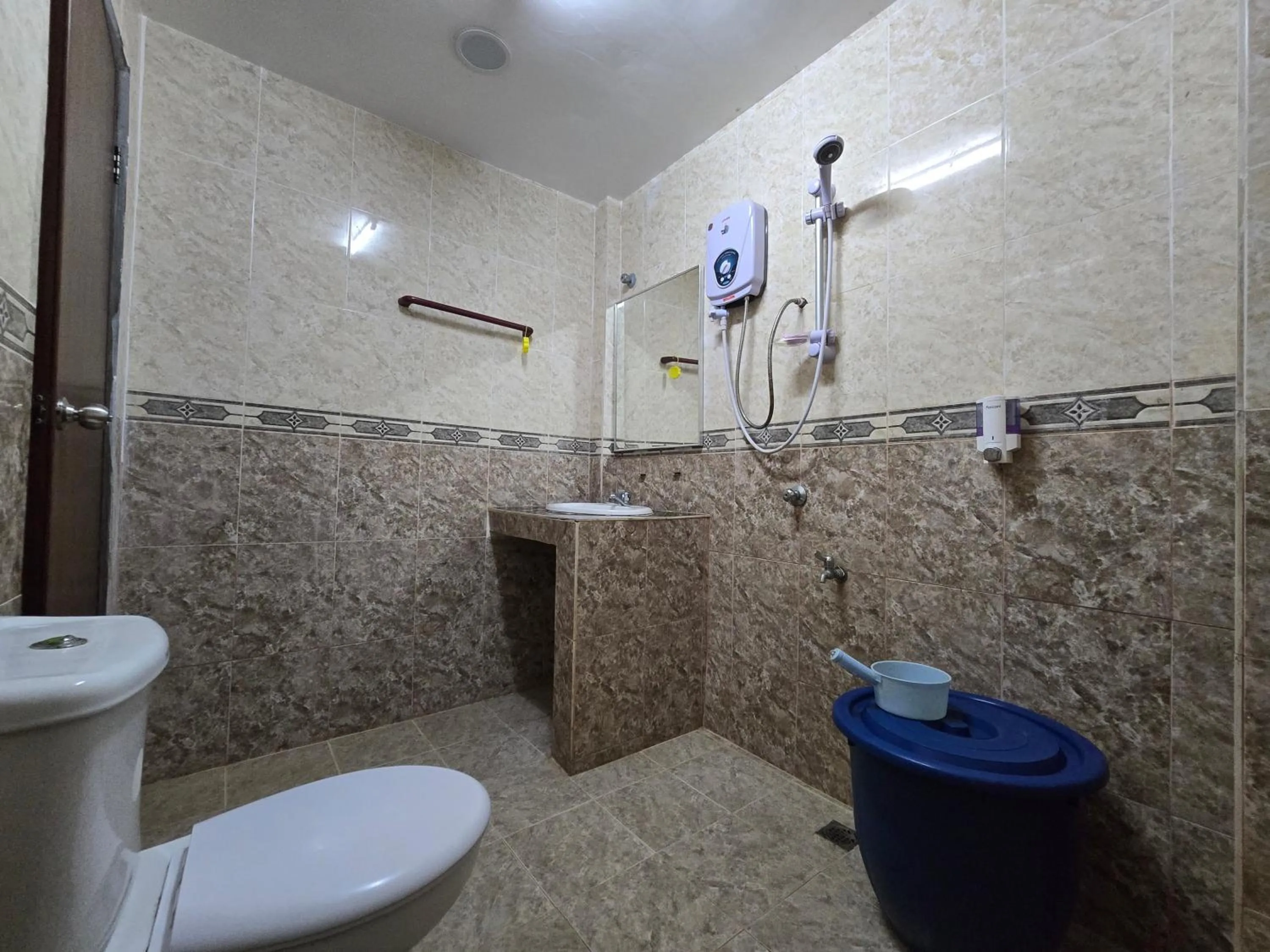 Bathroom in Hotel O Villa Impiana