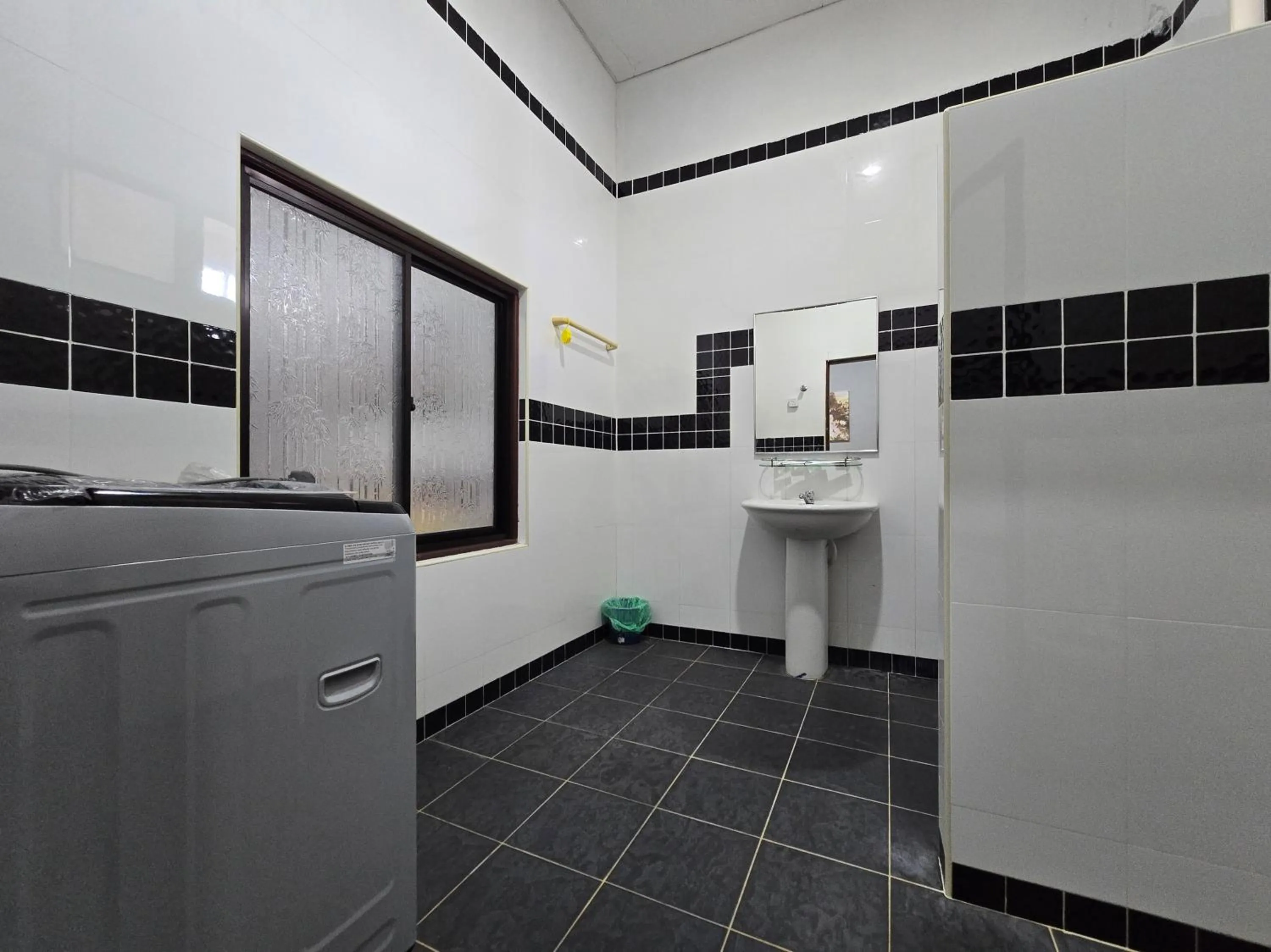 Bathroom in Hotel O Villa Impiana