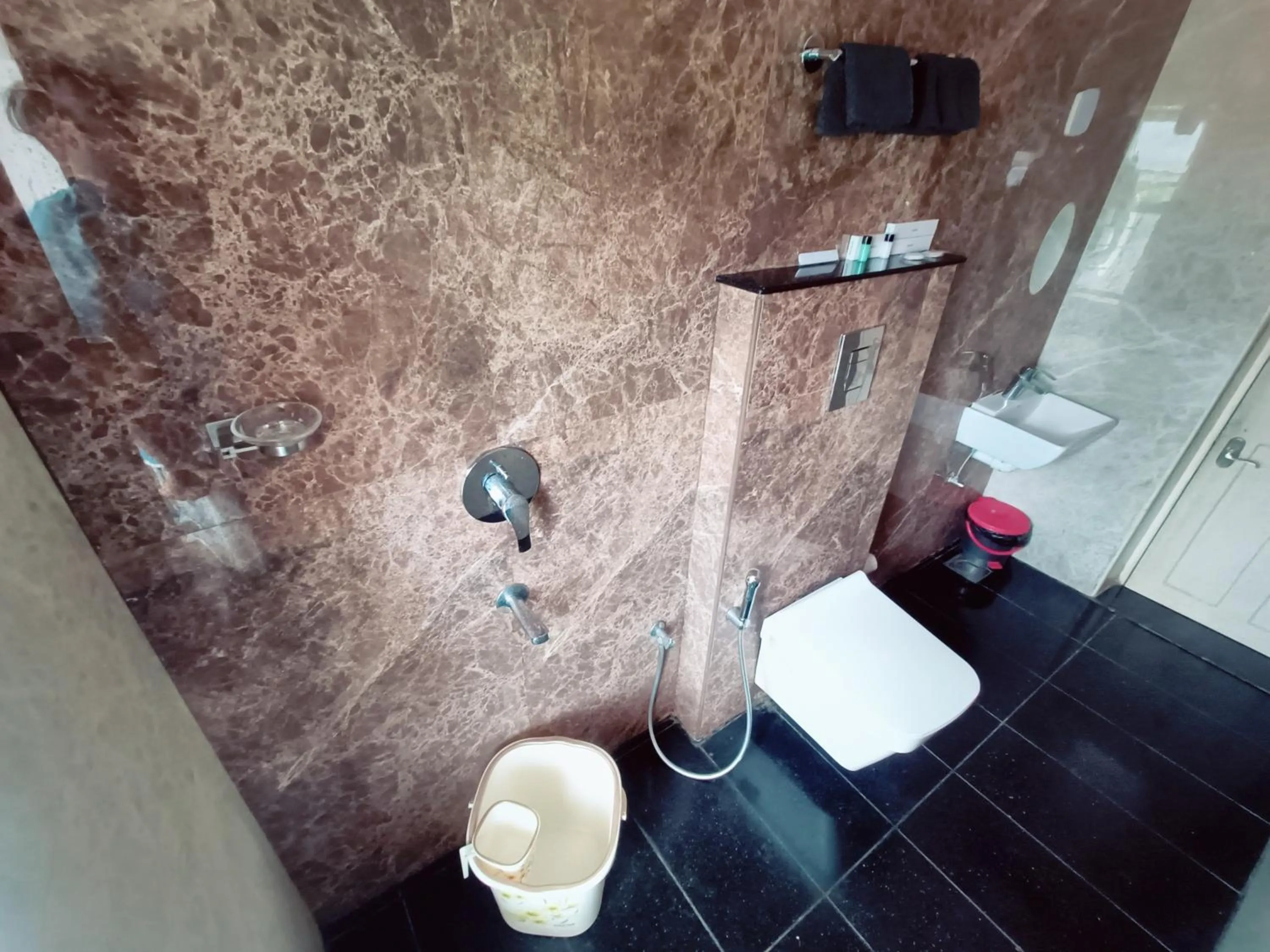 Bathroom in Le Holiday Inn