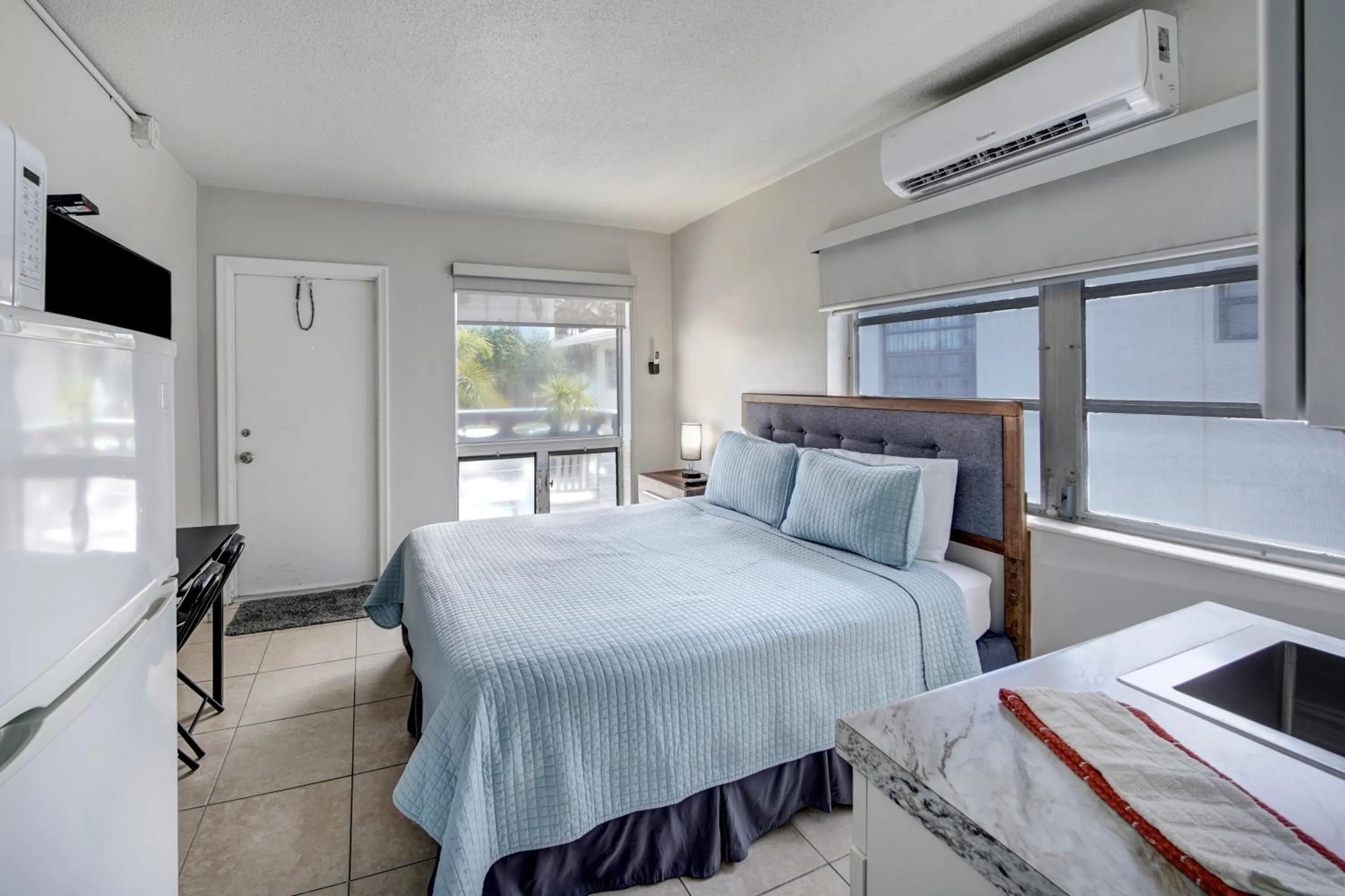 Bed in Ocean Villas of Deerfield