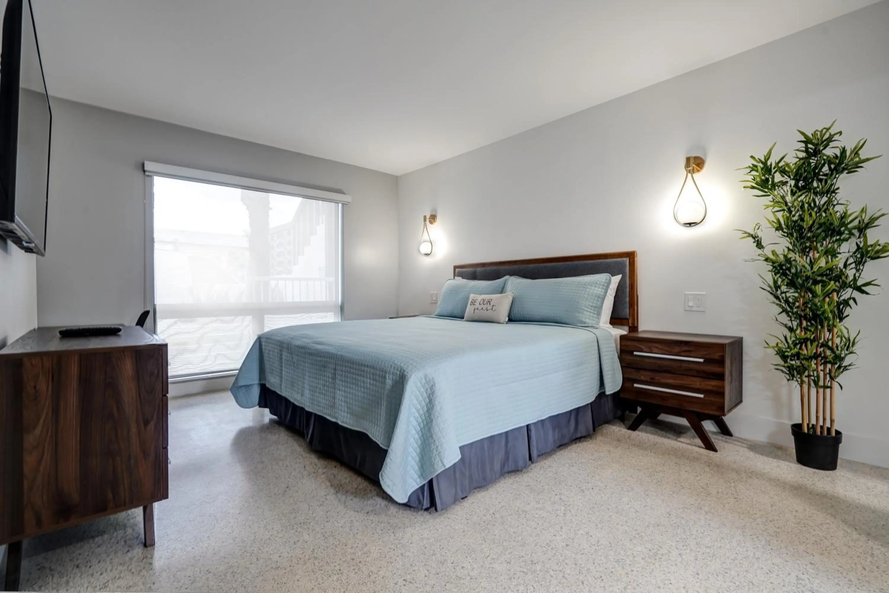 Bed in Ocean Villas of Deerfield