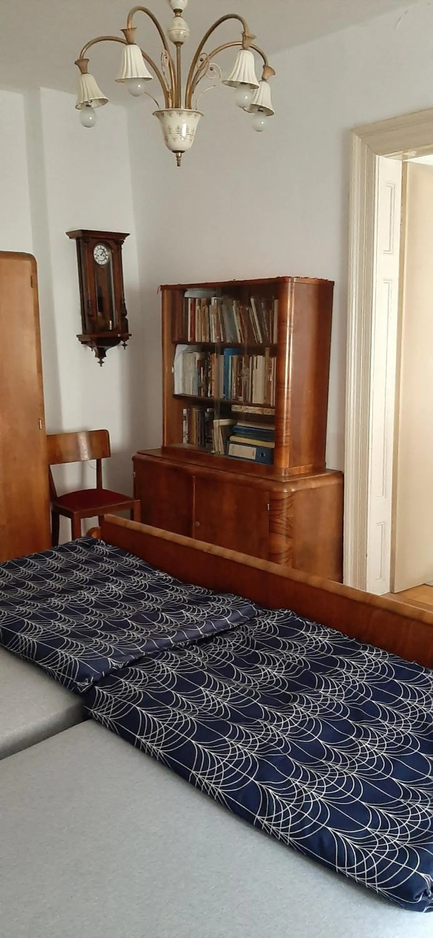 Bedroom, Bed in Apartment History