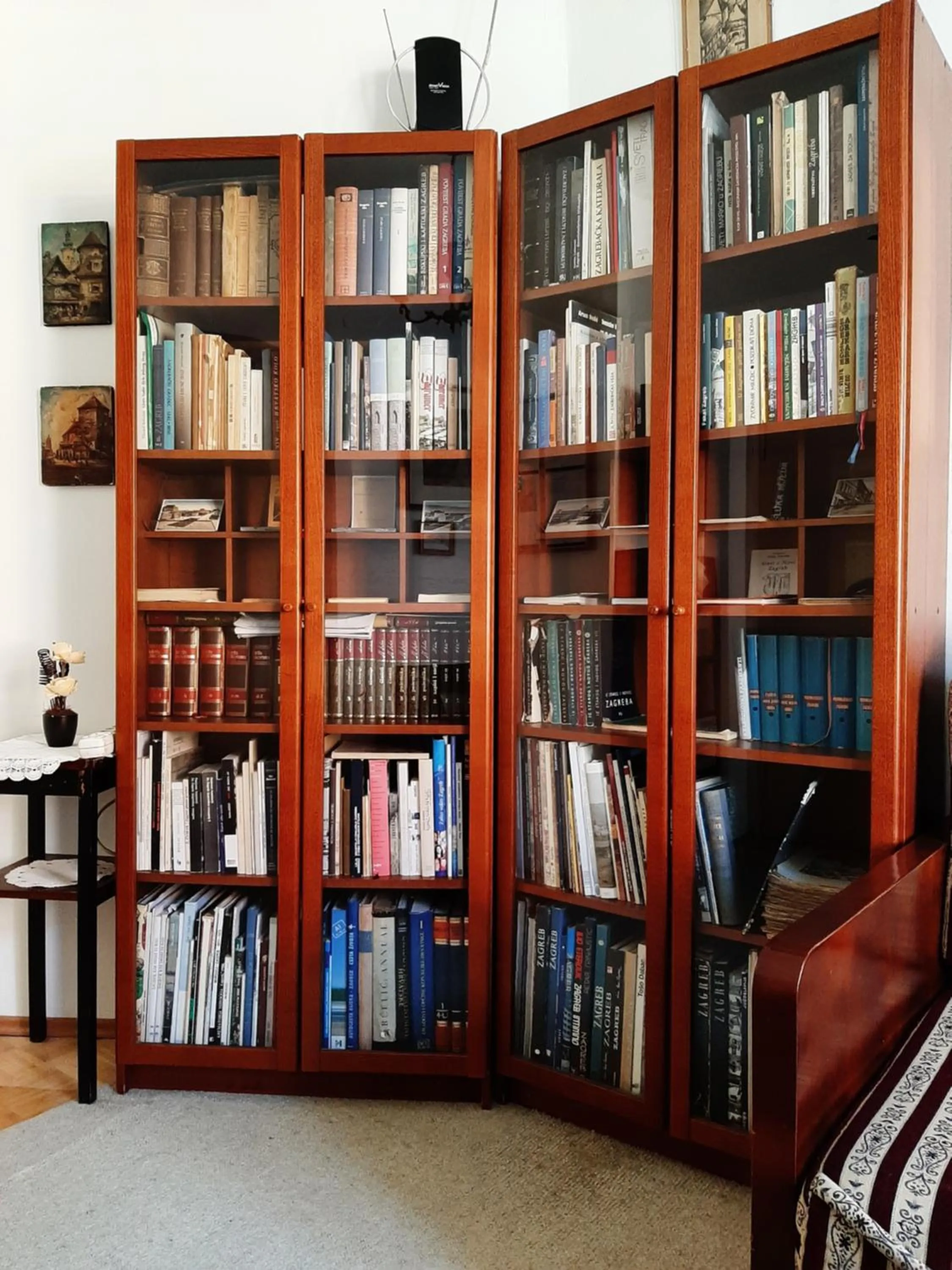 Library in Apartment History