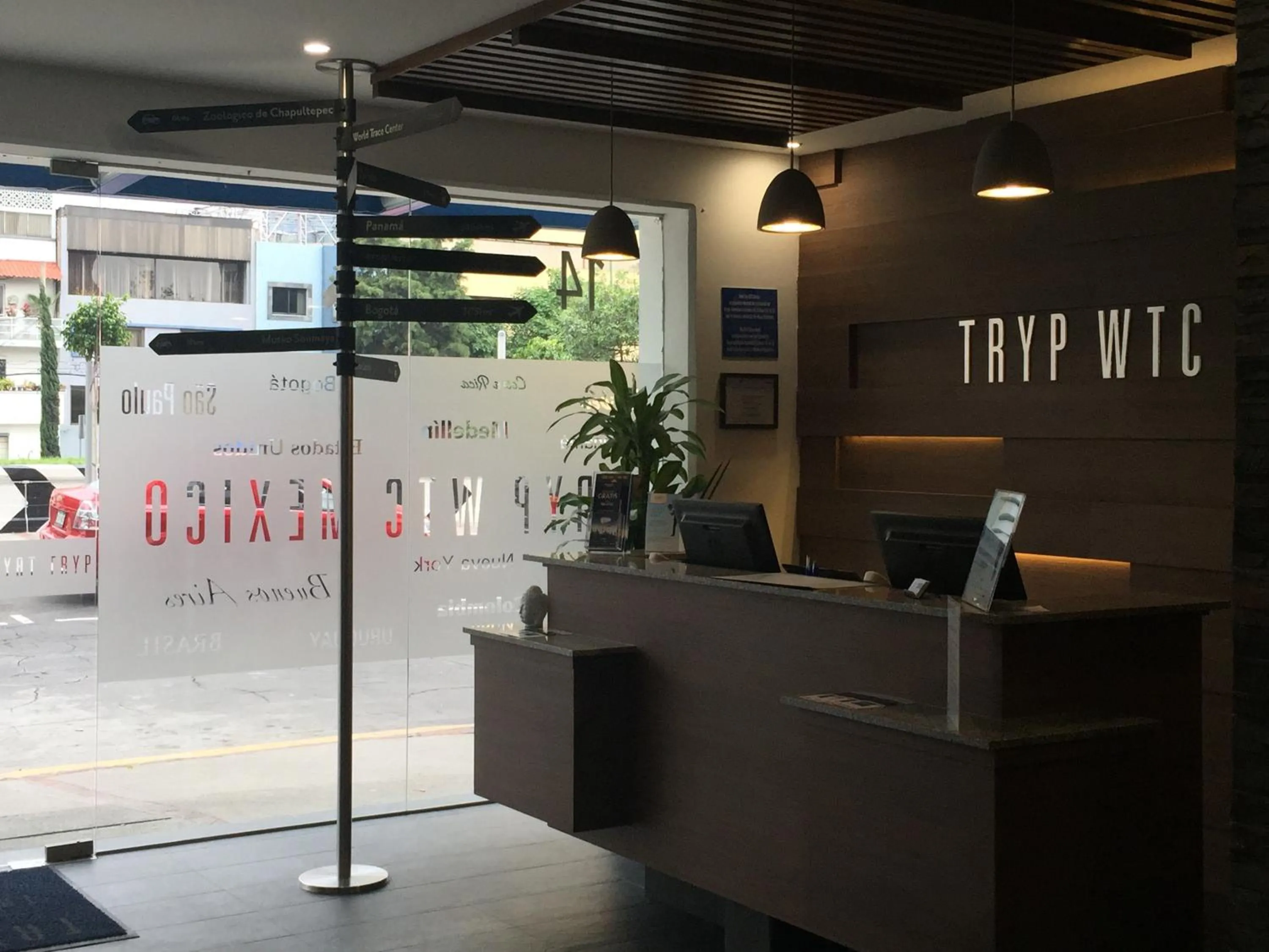 Lobby or reception in TRYP by Wyndham Mexico City World Trade Center Area