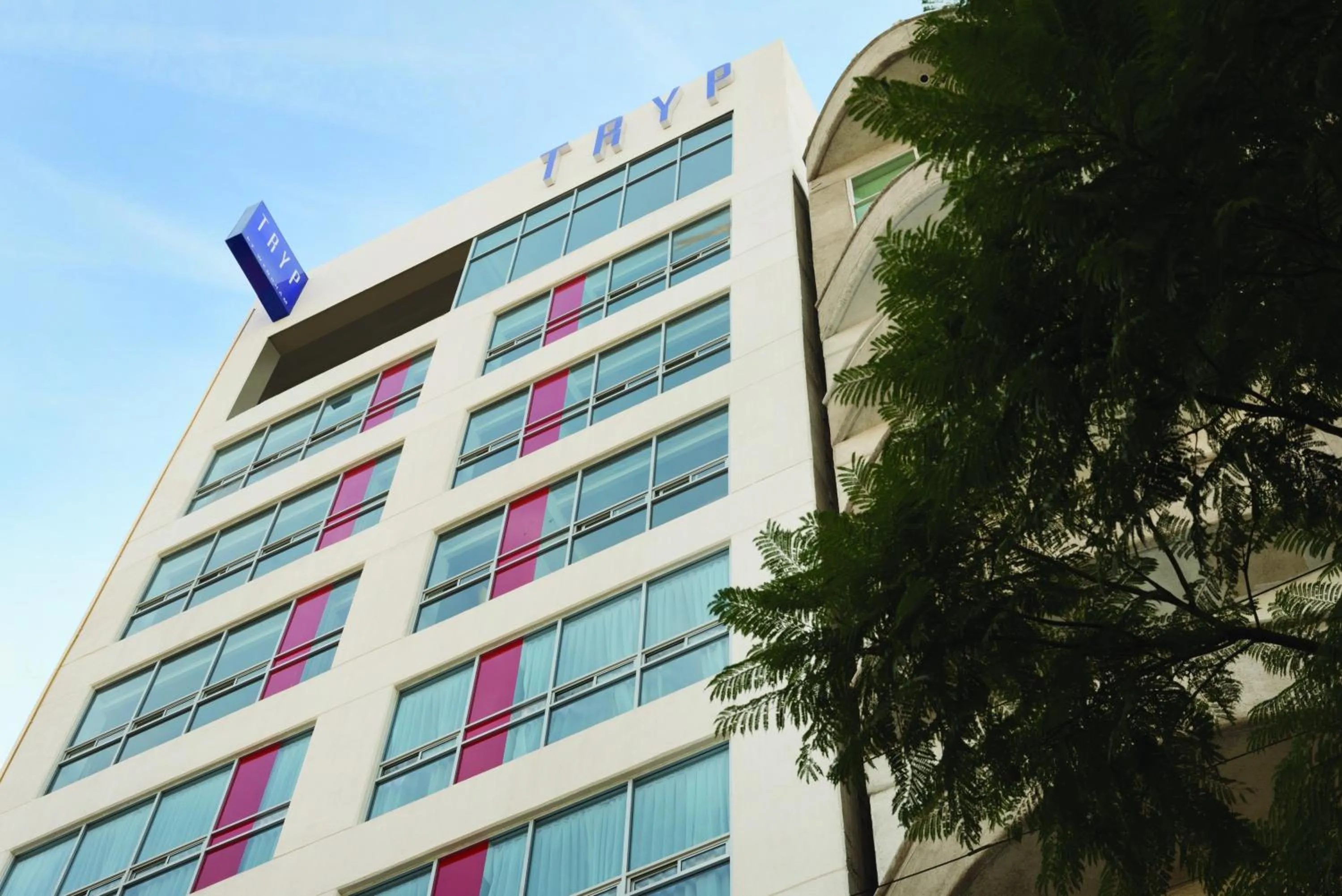 Facade/entrance in TRYP by Wyndham Mexico City World Trade Center Area