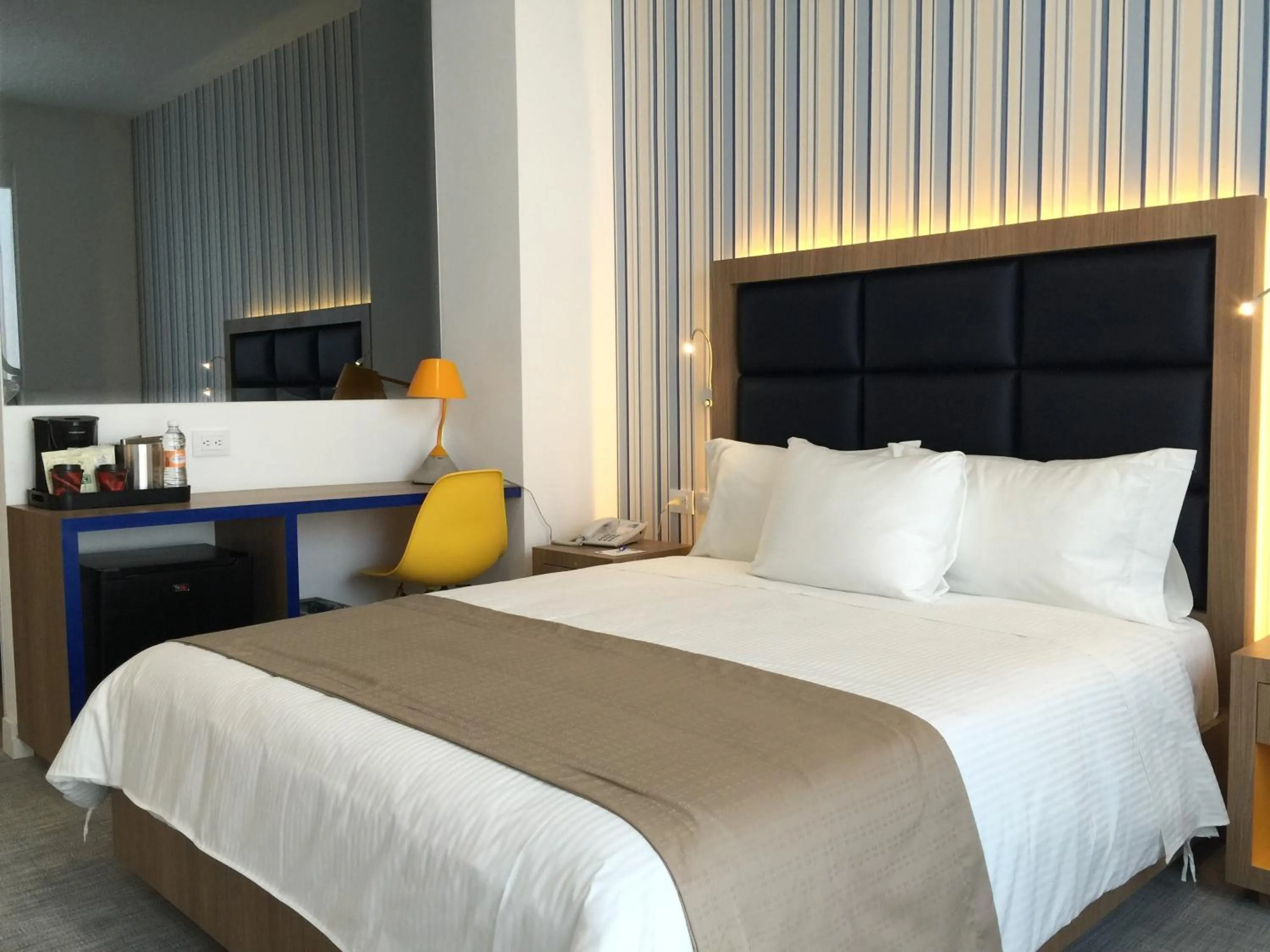Photo of the whole room, Bed in TRYP by Wyndham Mexico City World Trade Center Area