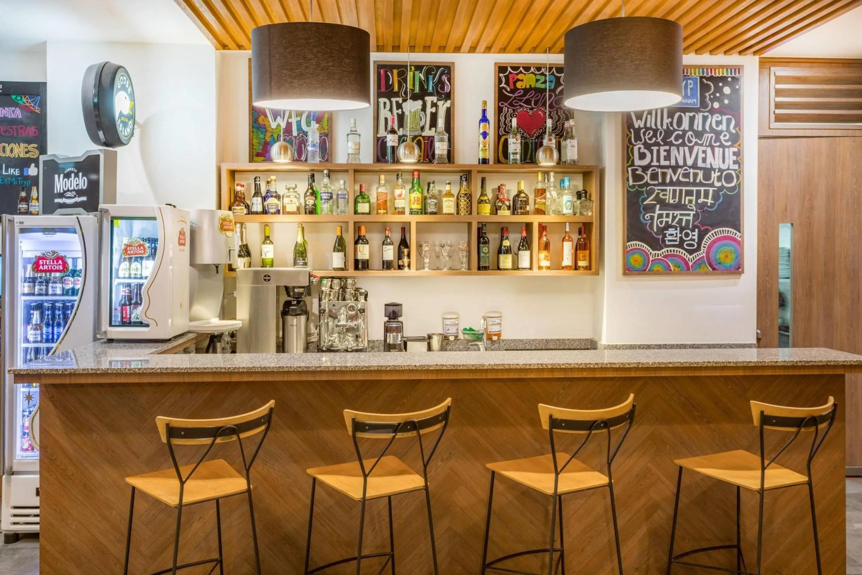 Lounge or bar in TRYP by Wyndham Mexico City World Trade Center Area