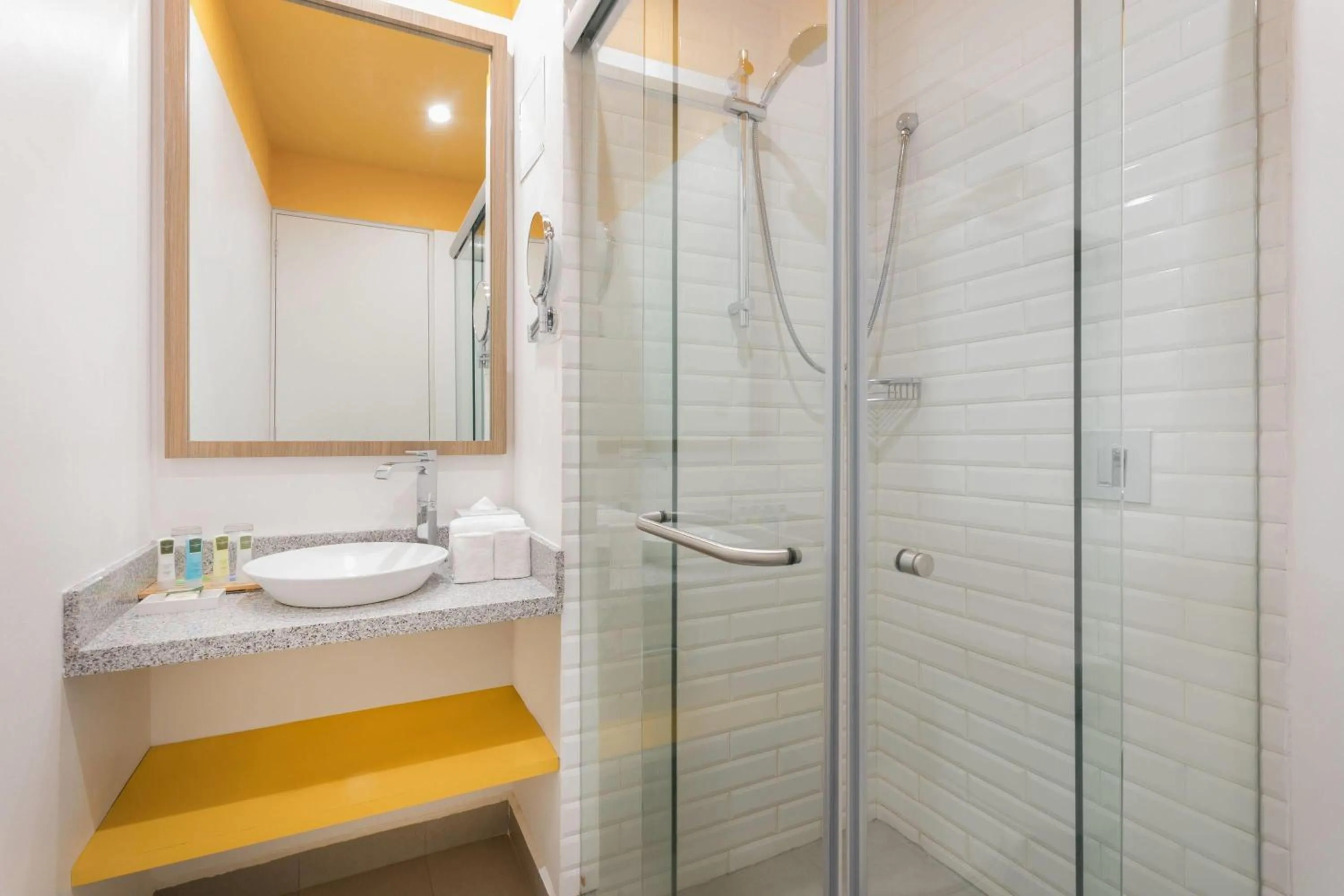 Bathroom in TRYP by Wyndham Mexico City World Trade Center Area