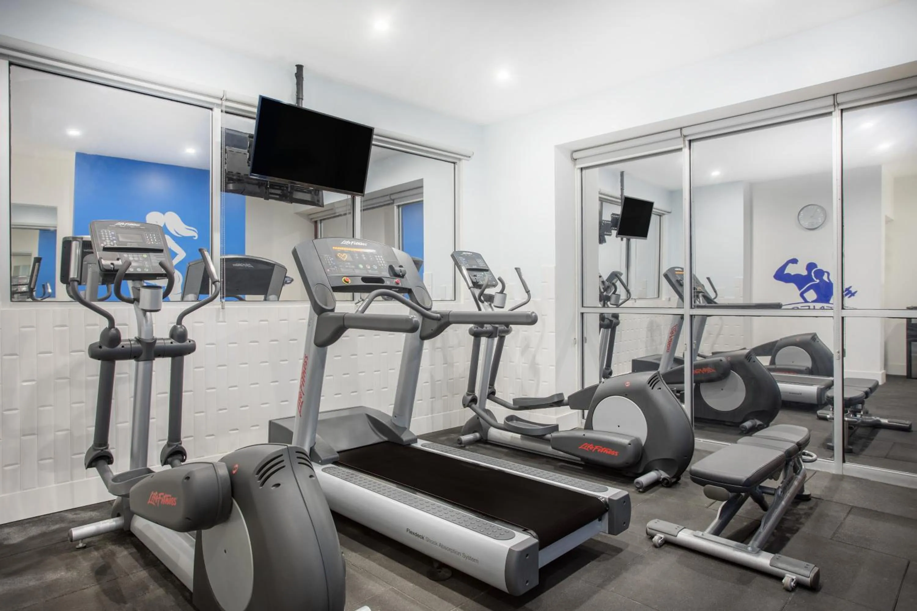 Fitness centre/facilities in TRYP by Wyndham Mexico City World Trade Center Area