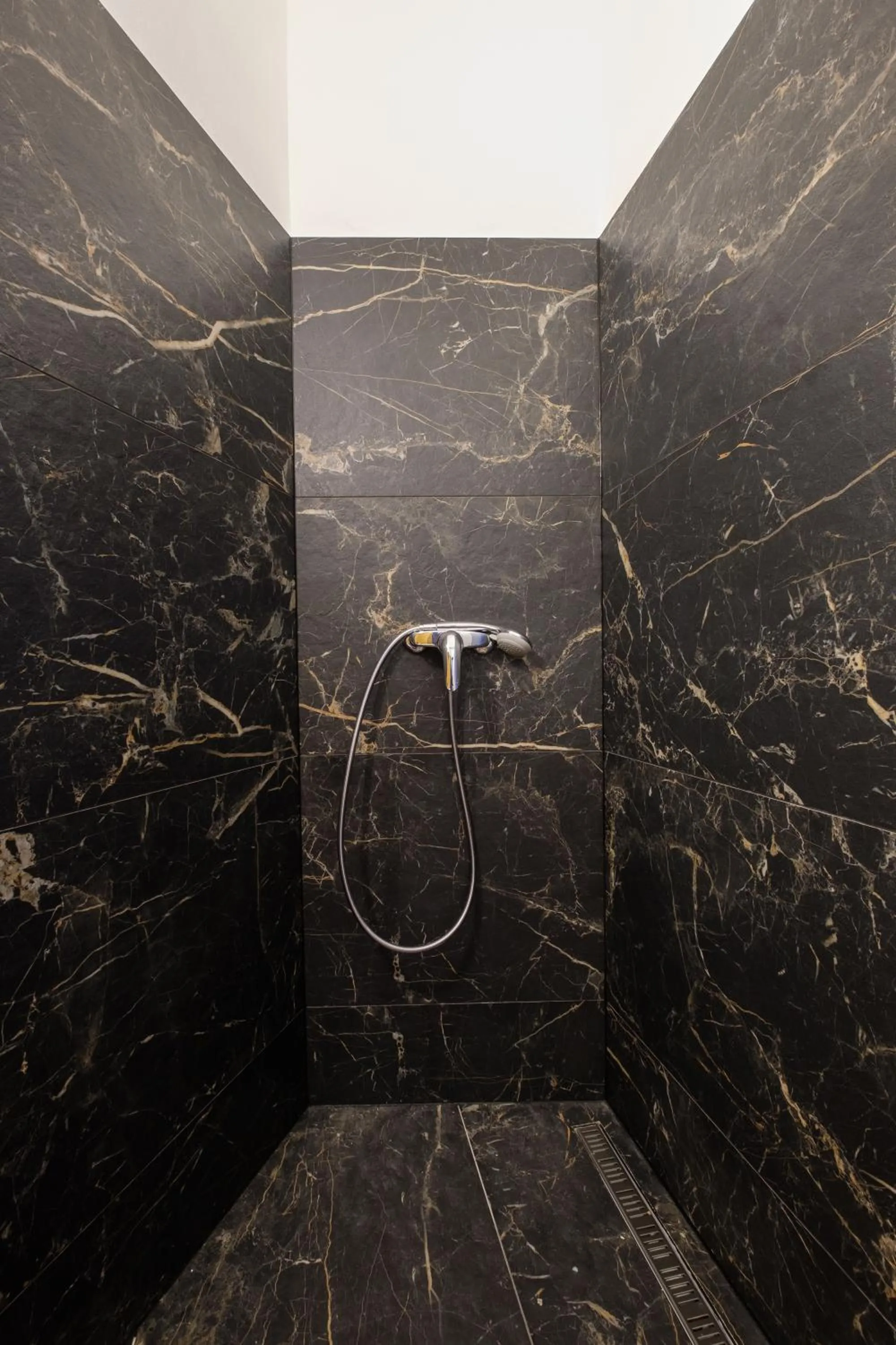 Shower in New York Cafe Apartment in Center