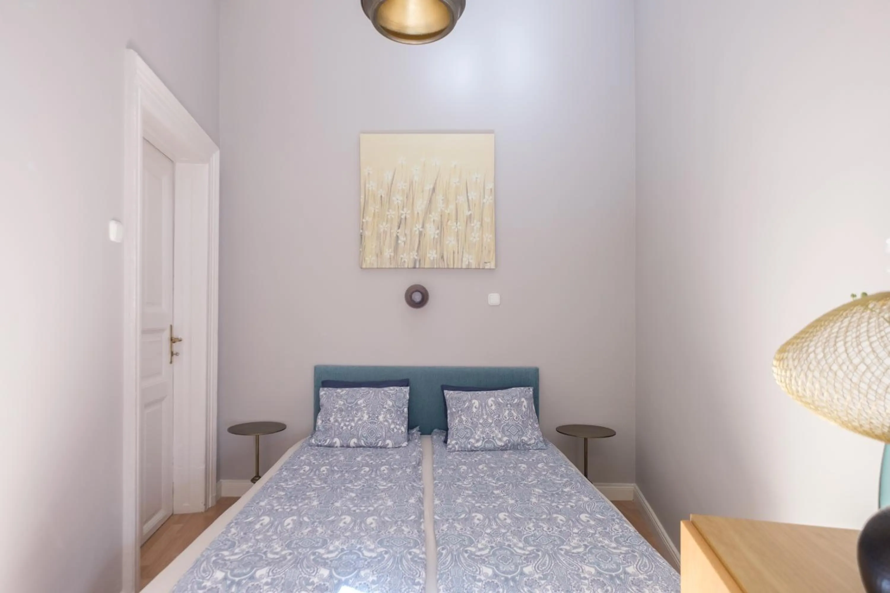 Bedroom, Bed in New York Cafe Apartment in Center