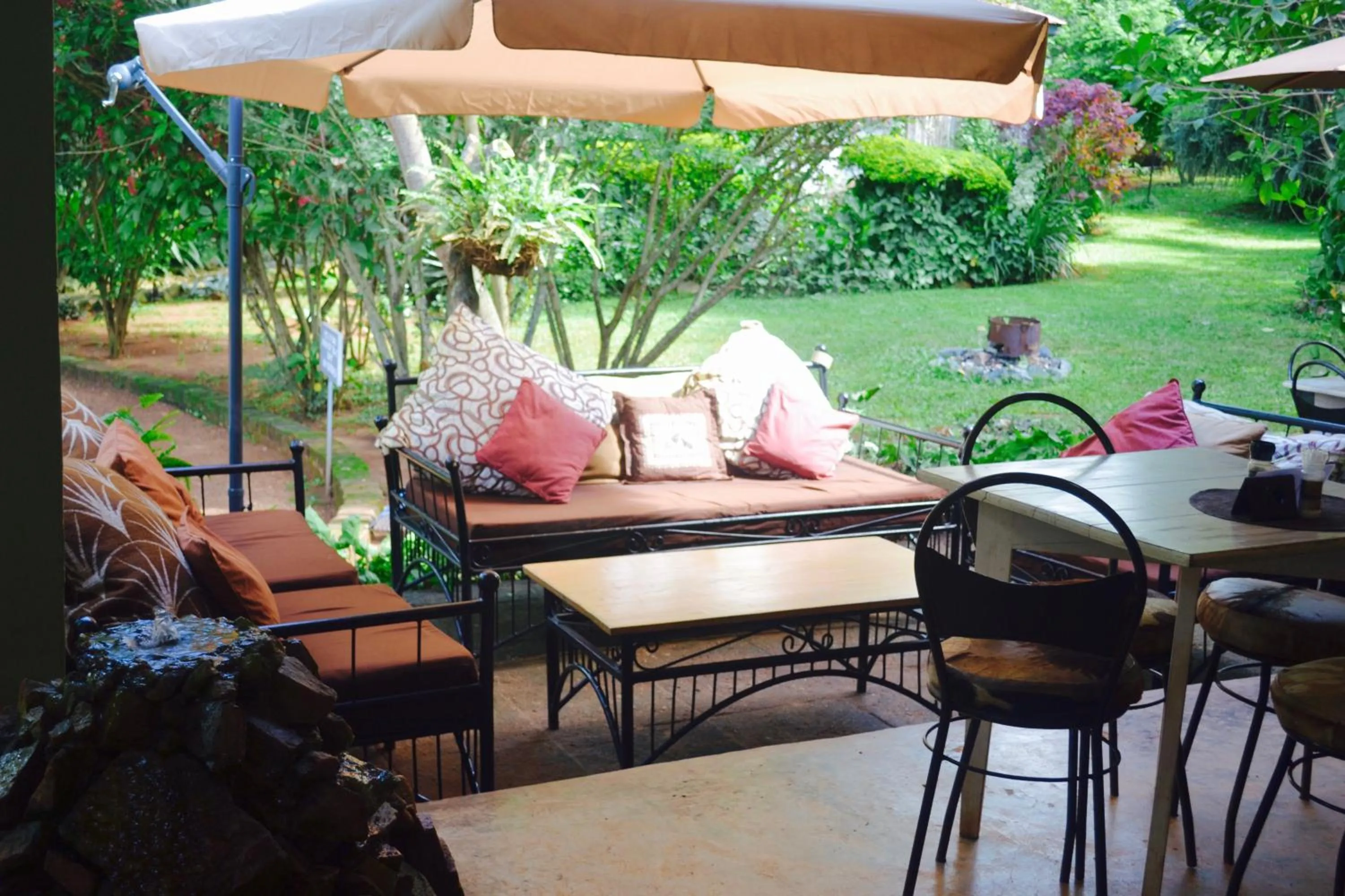 Lounge or bar in Gately Inn Entebbe