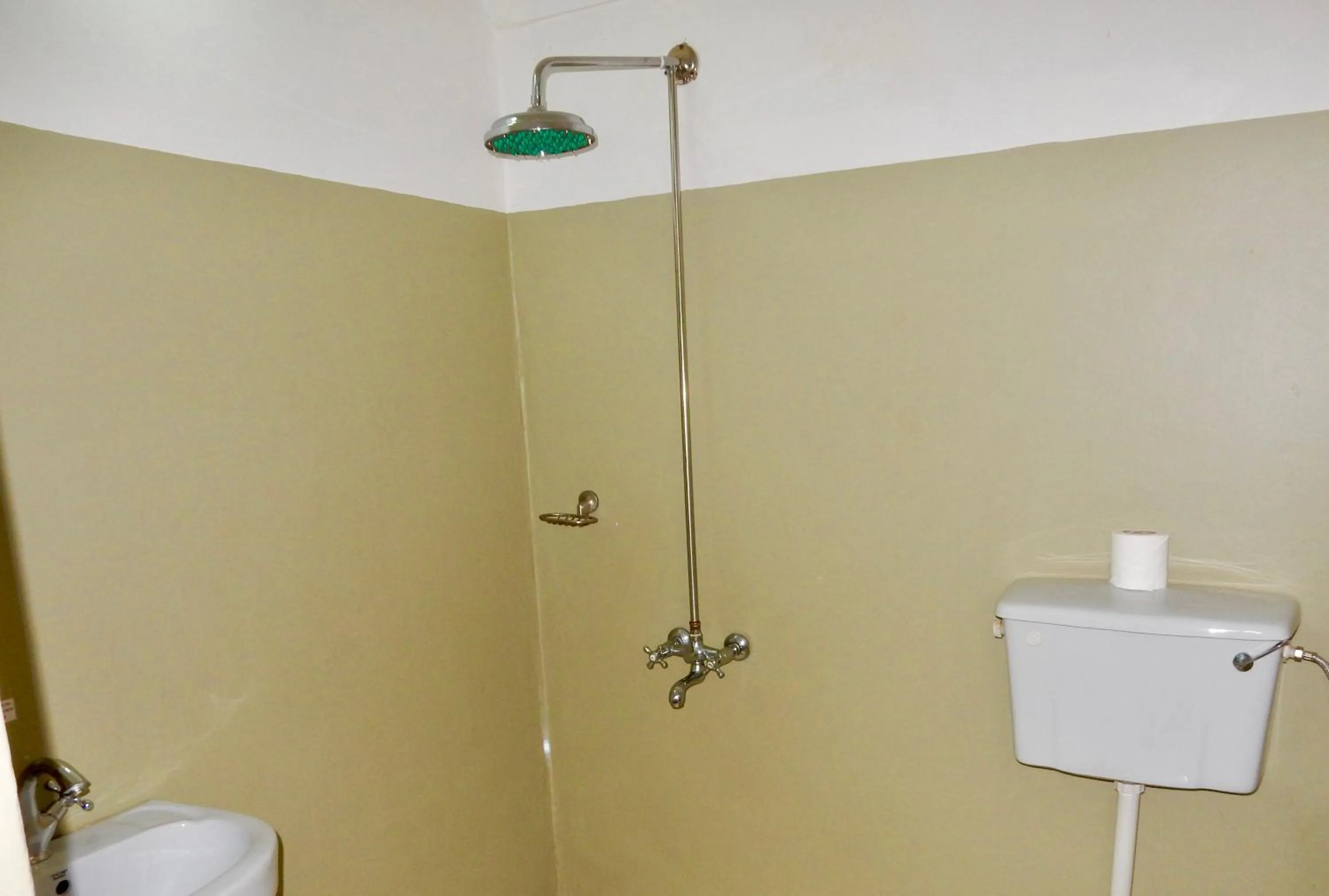 Bathroom in Gately Inn Entebbe