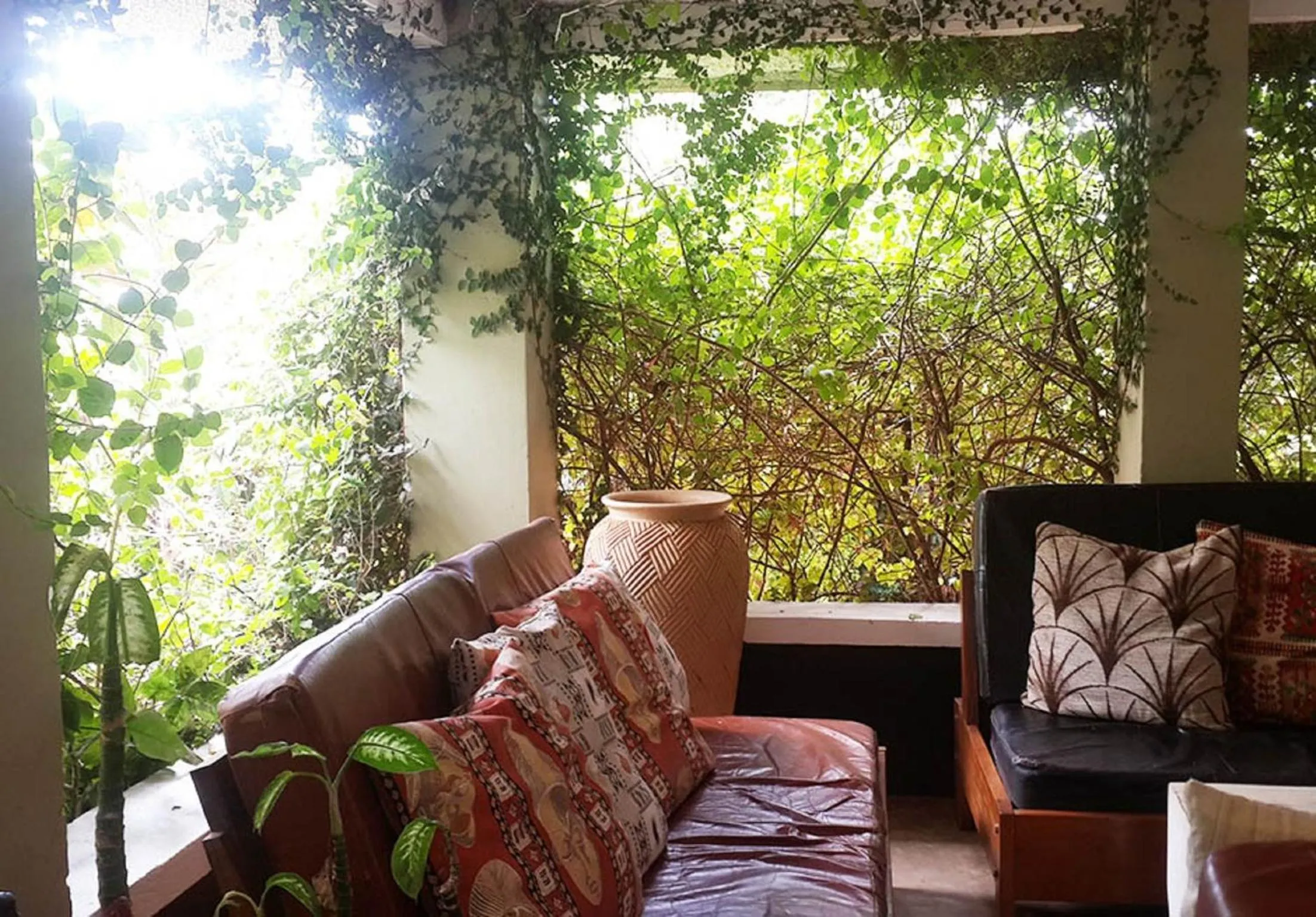 Restaurant/places to eat in Gately Inn Entebbe