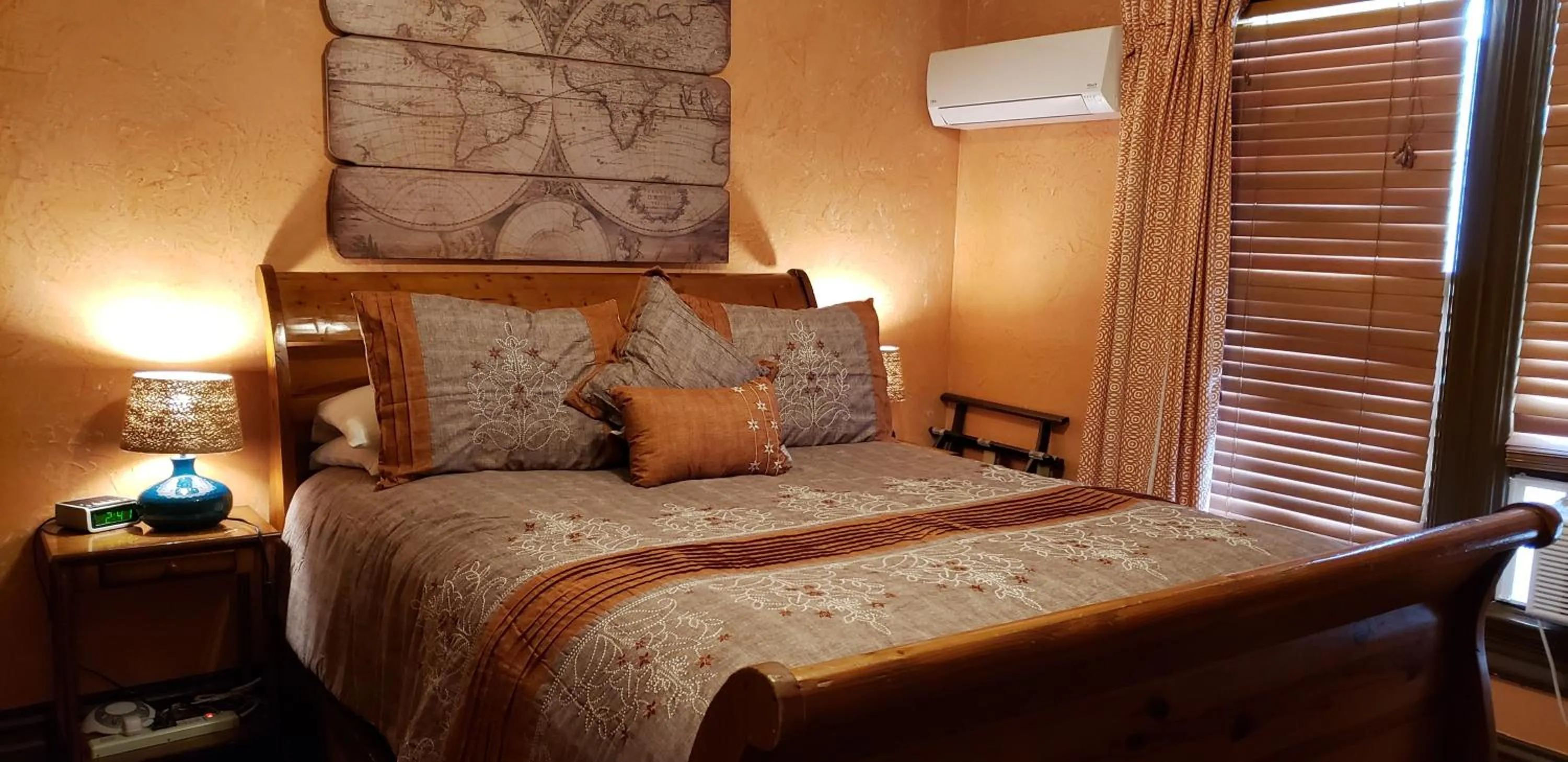 Bed in Cabernet House, an Old World Inn