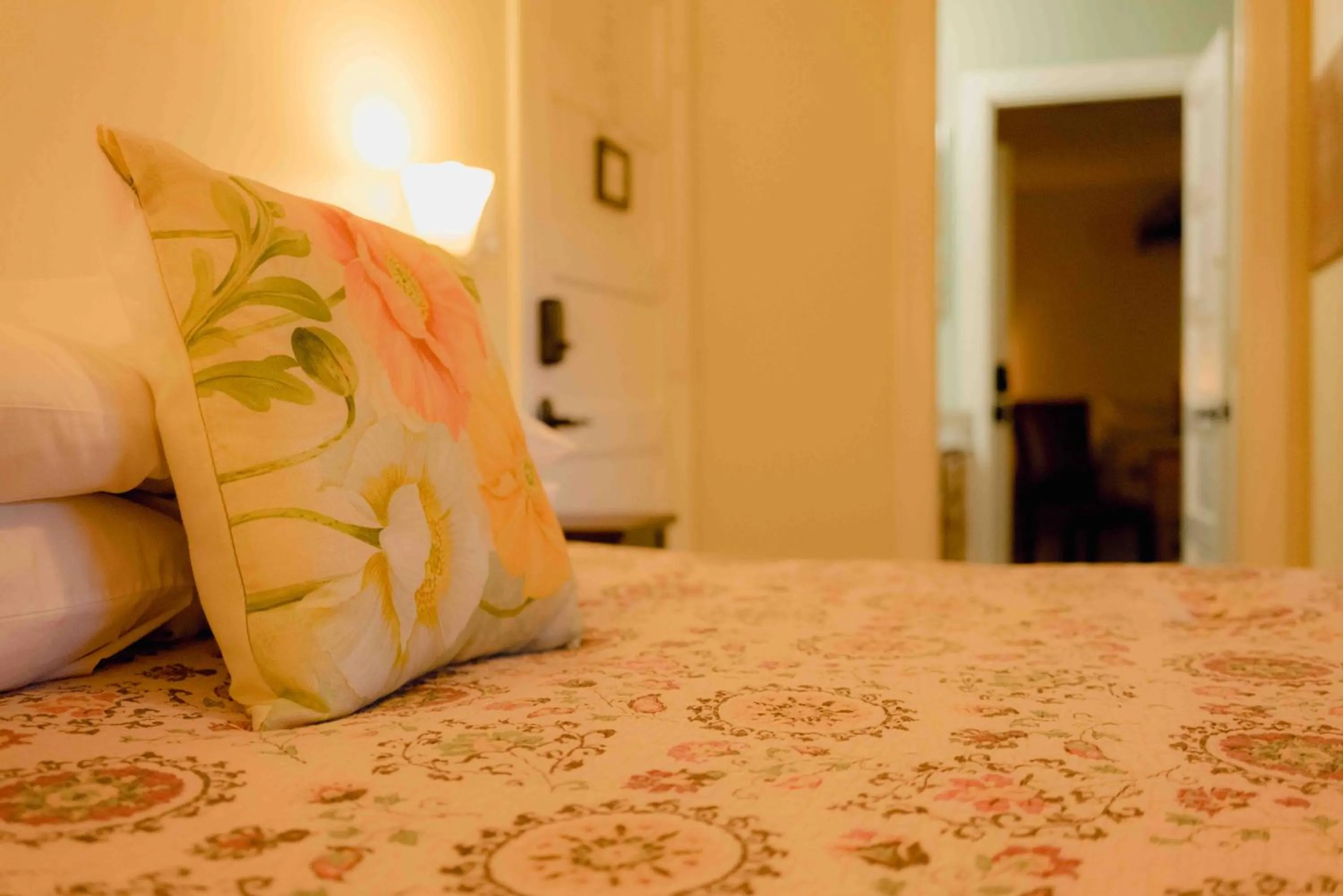 Bed in Cabernet House, an Old World Inn