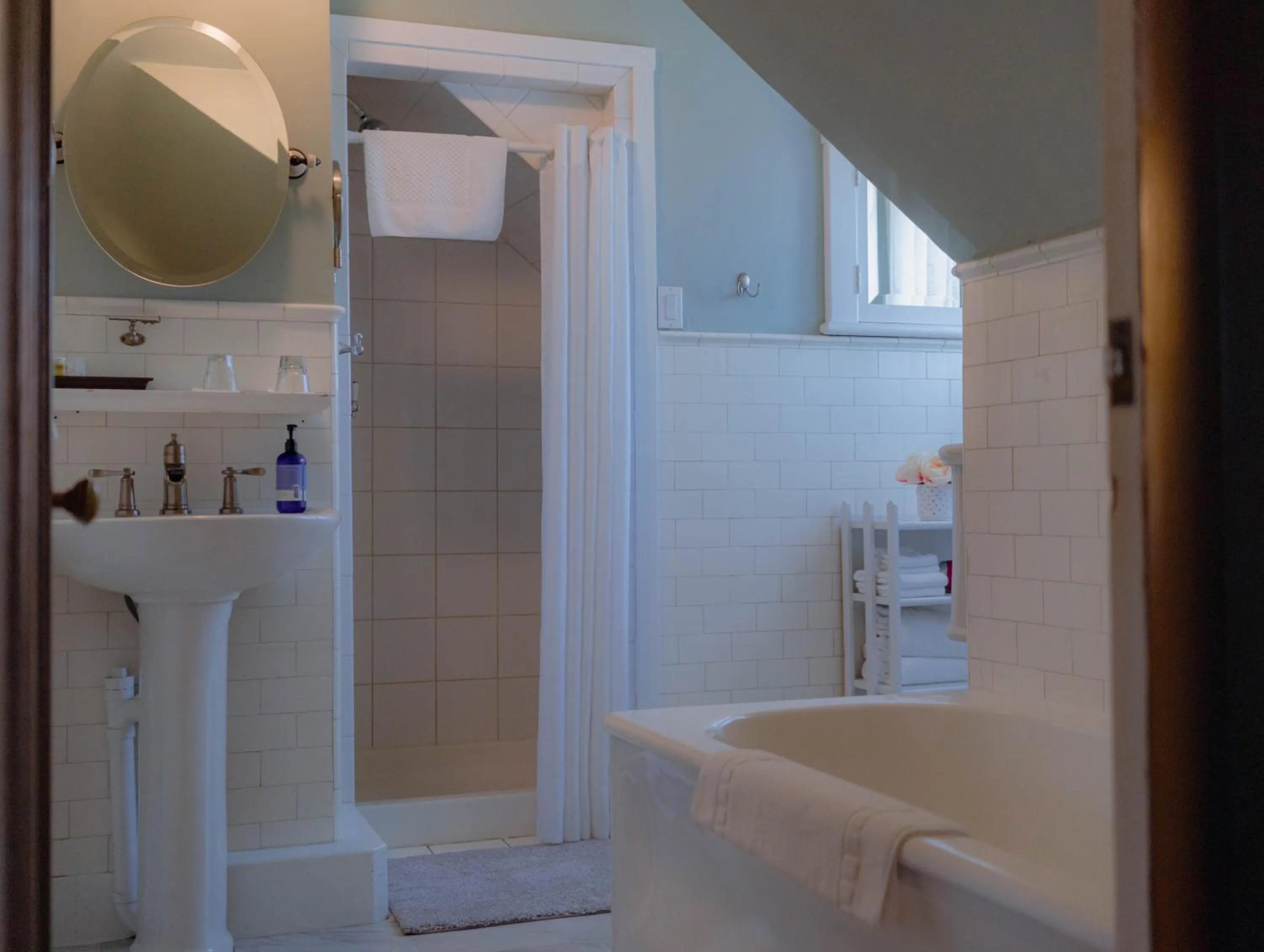 Cabernet House, an Old World Inn