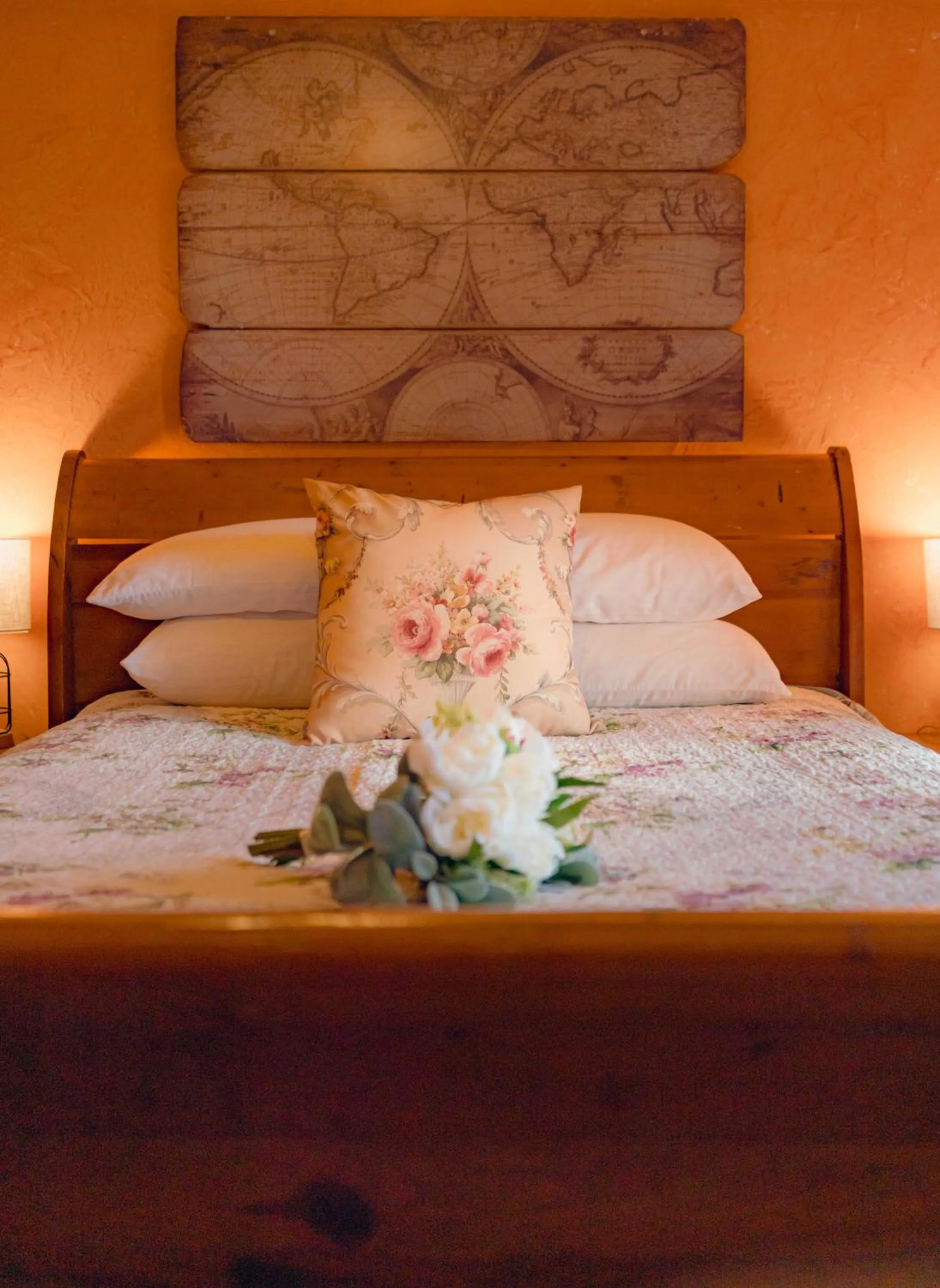 Bed in Cabernet House, an Old World Inn