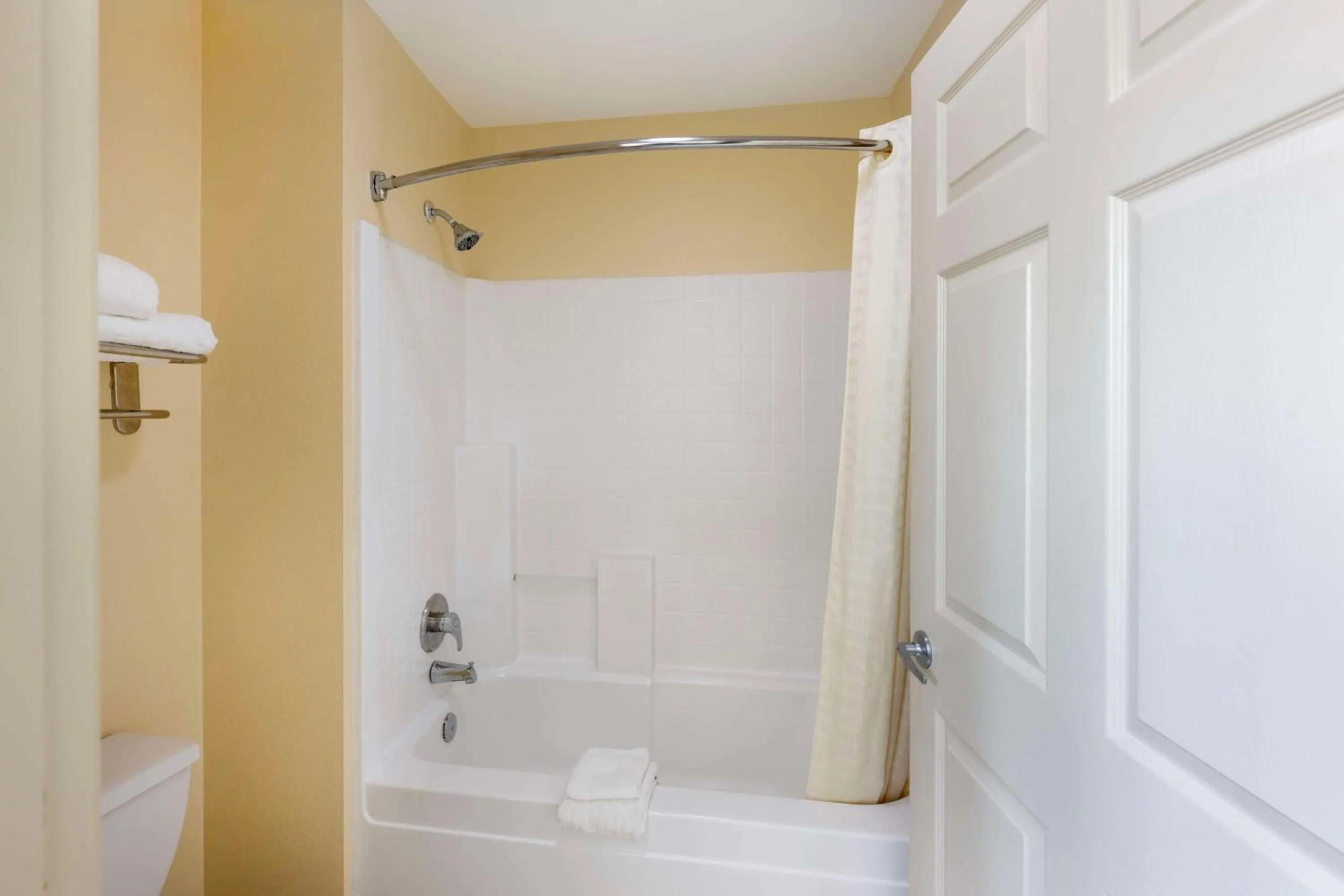 Bathroom in Best Western Snyder Inn