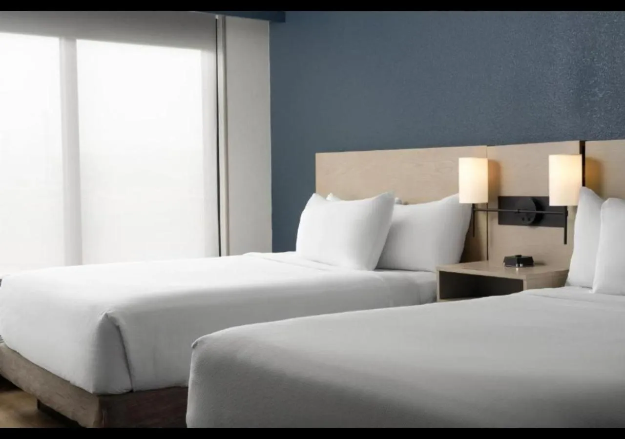 Bed in Hyatt Place Secaucus Meadowlands
