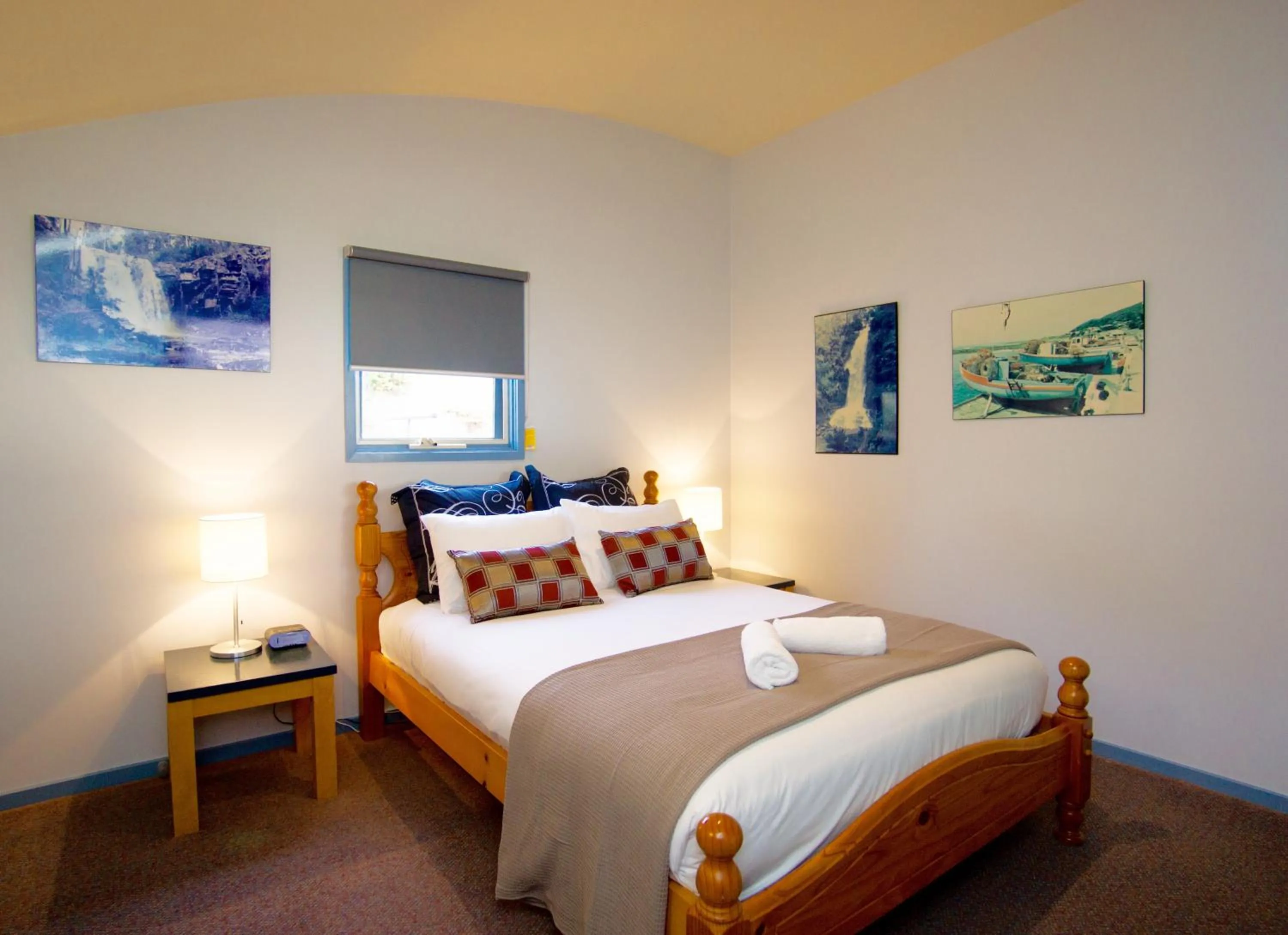 Bedroom, Bed in Pierview Apartments