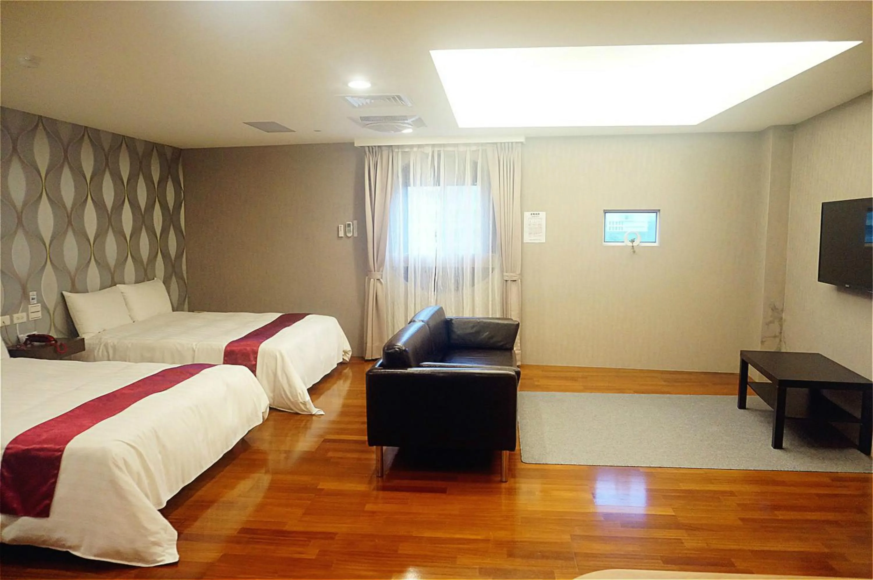 Photo of the whole room, Bed in Every Day Hot Spring Hotel