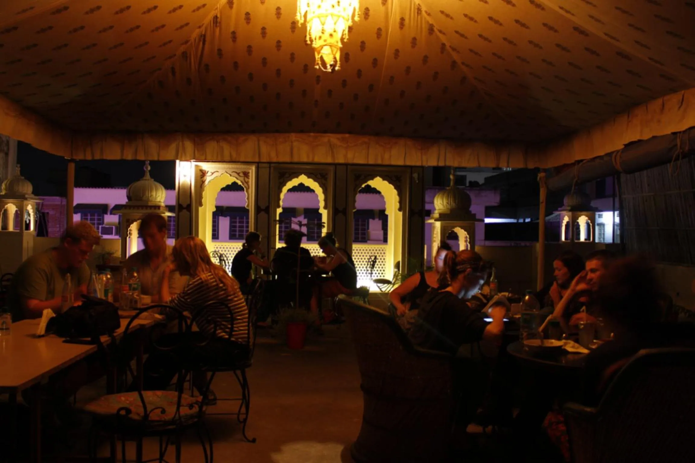 Restaurant/places to eat in Vinayak Guest House