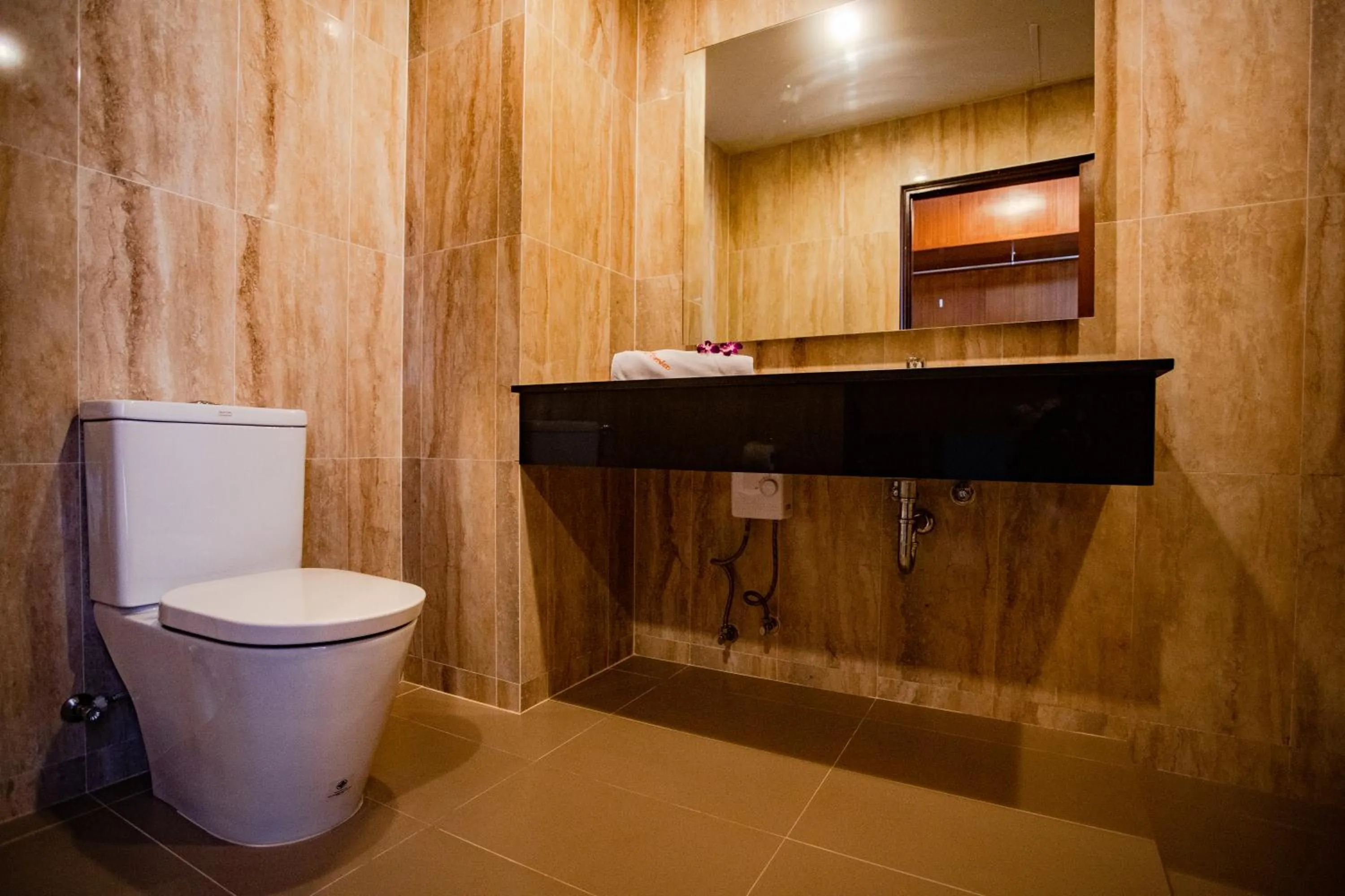 Shower in The Spa Garden