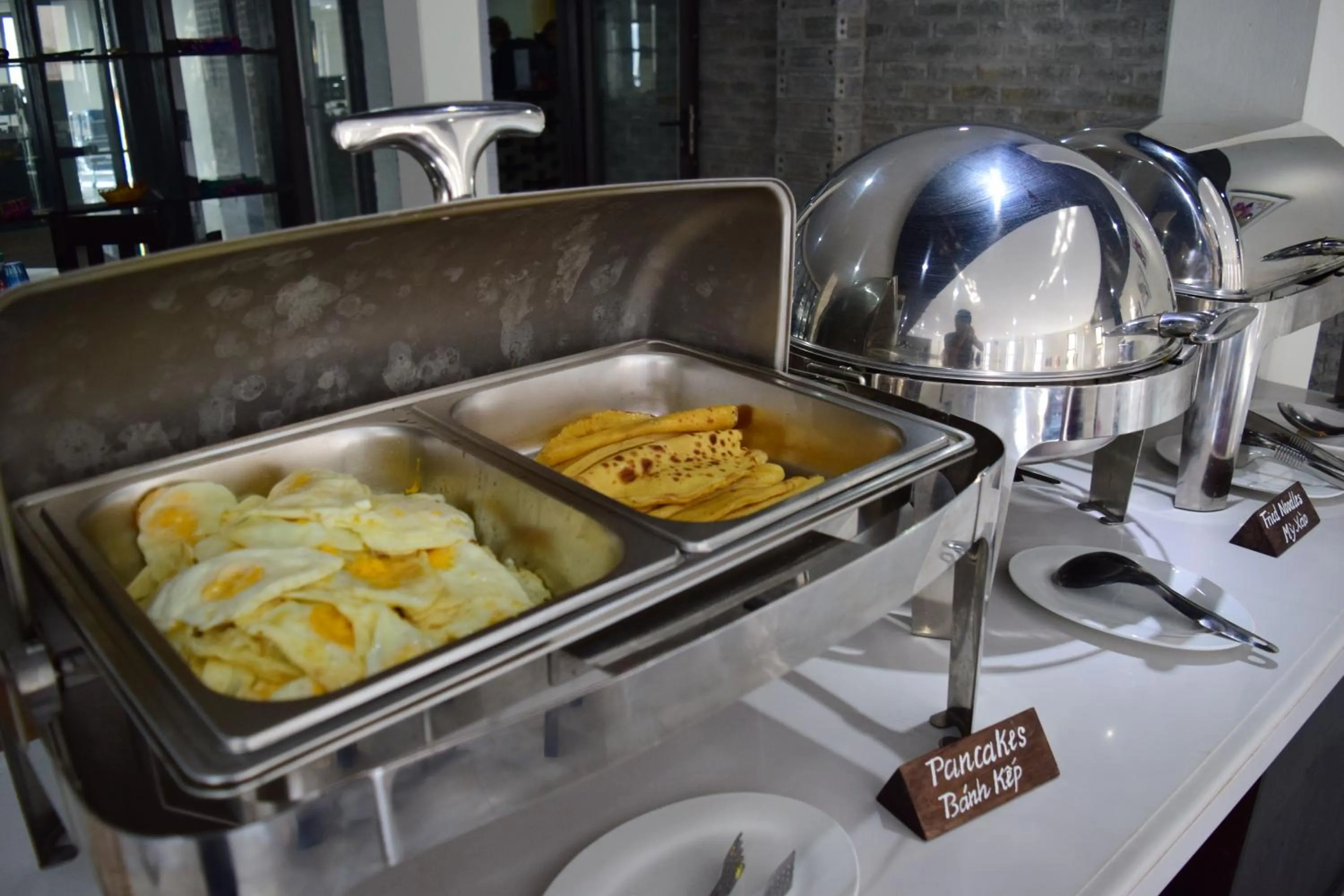 Restaurant/places to eat in Phuong Nam Hotel