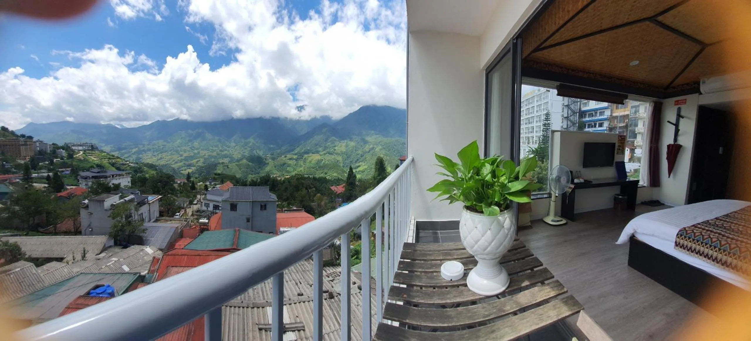 Balcony/Terrace in Phuong Nam Hotel