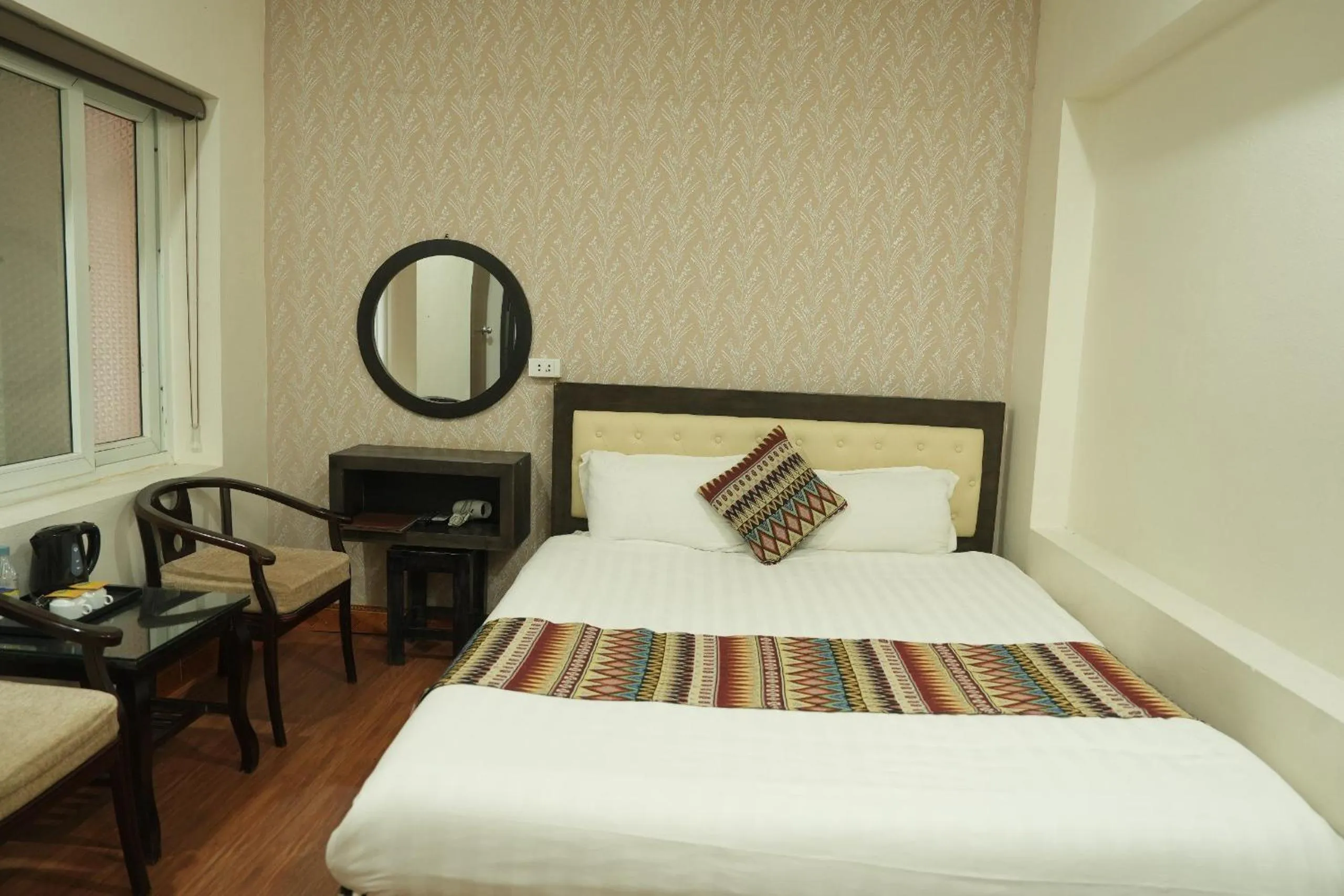 Bedroom, Bed in Phuong Nam Hotel