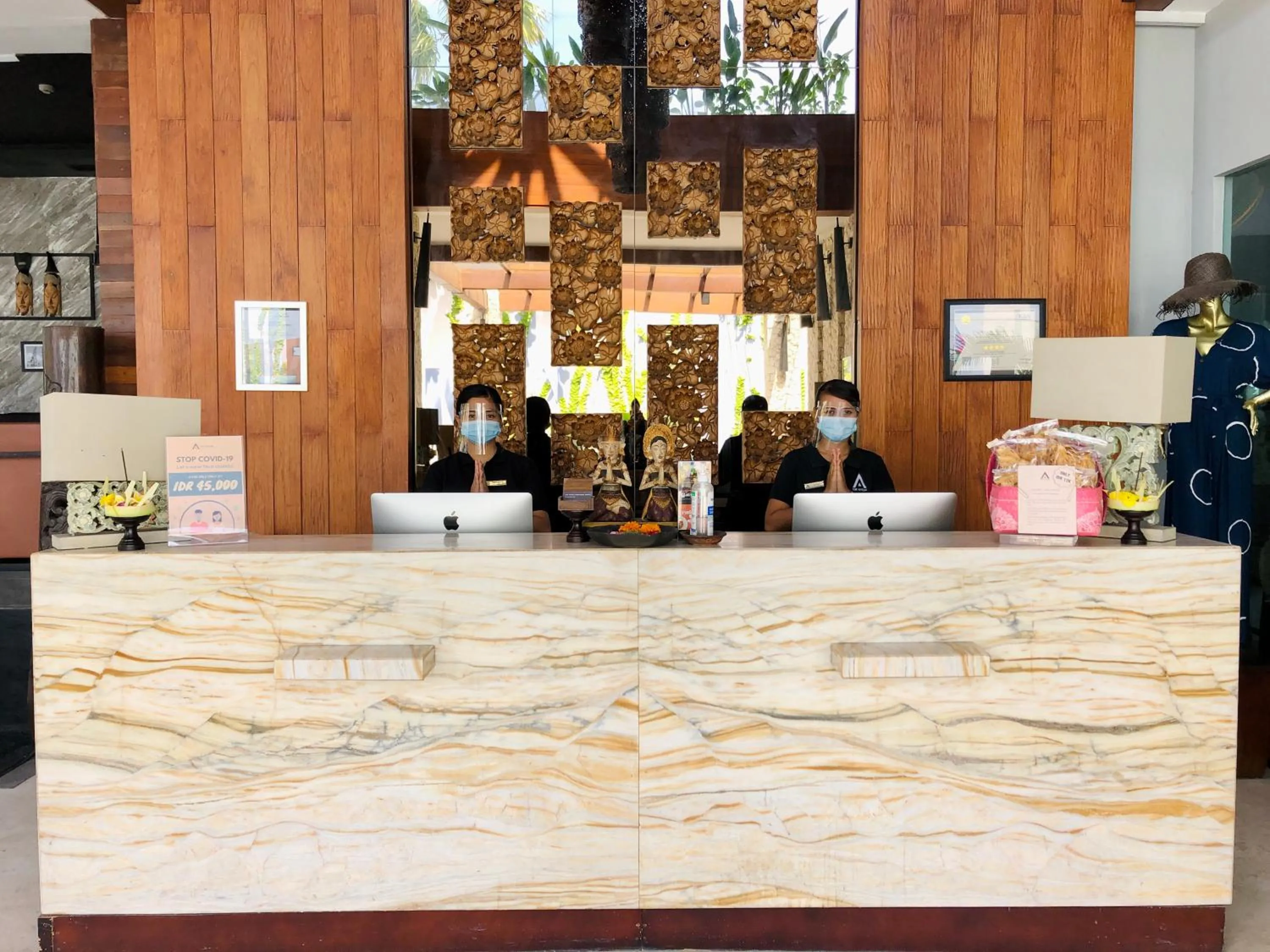 Lobby or reception in d'primahotel Petitenget Seminyak 2