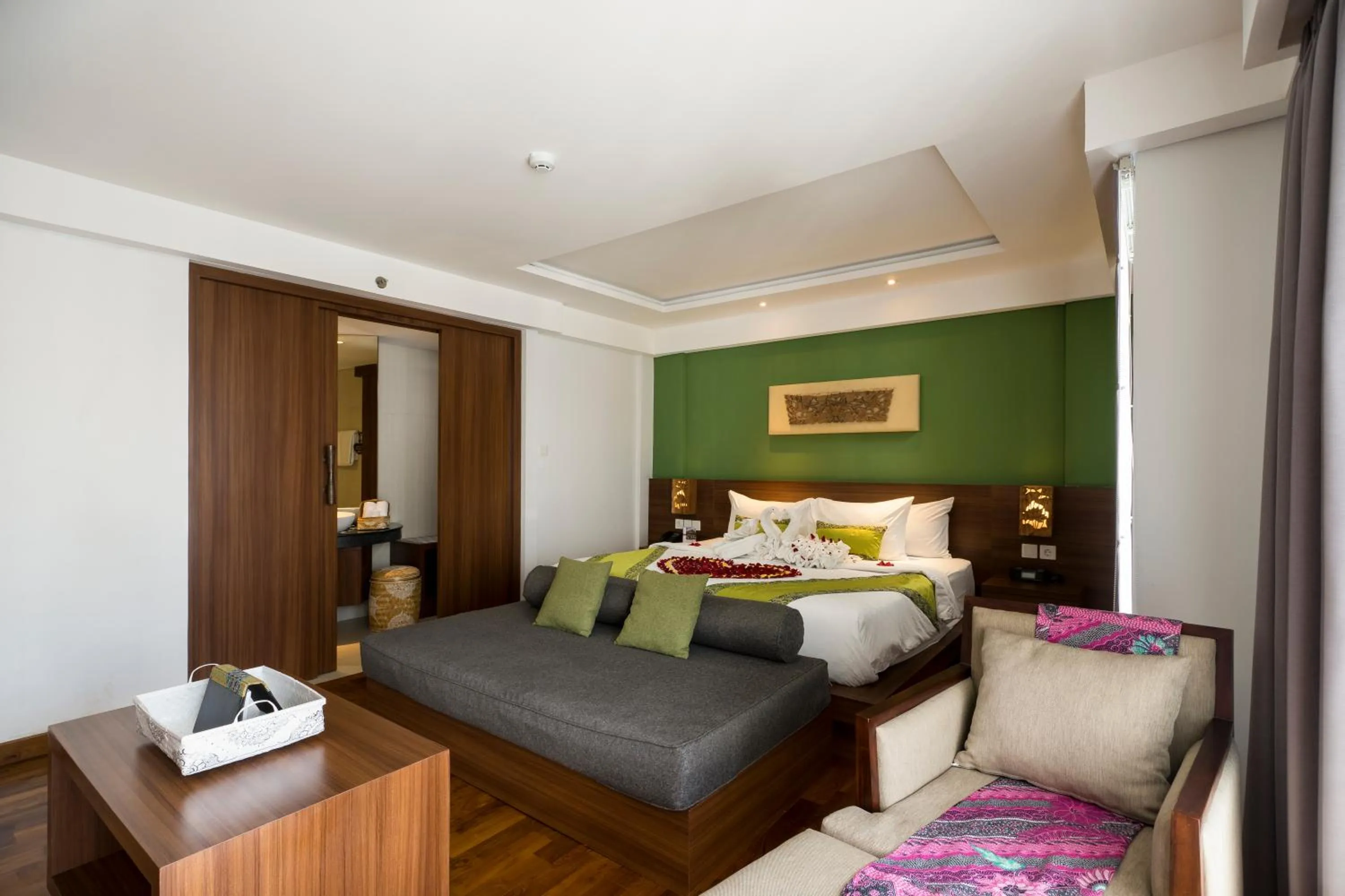 Bedroom, Bed in d'primahotel Petitenget Seminyak 2