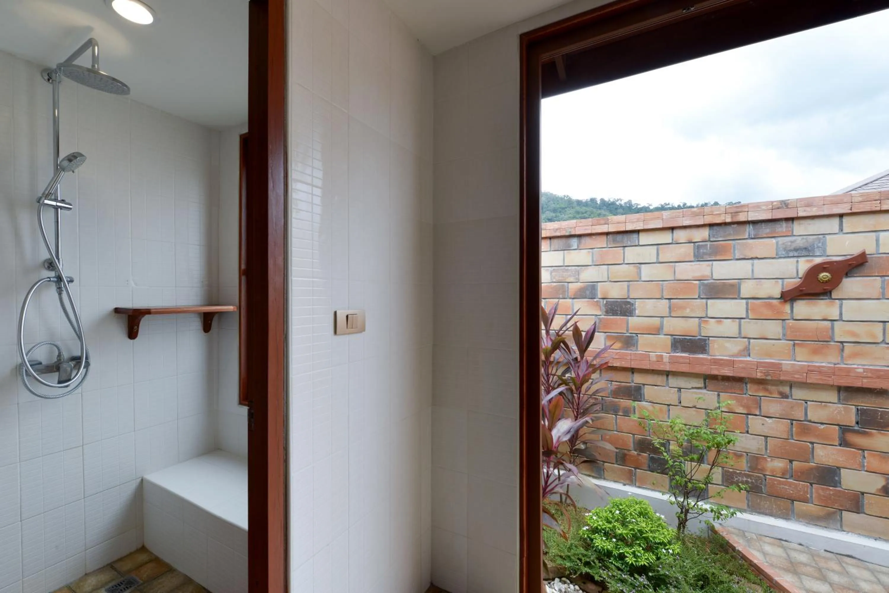 Bathroom in PingChan Koh Phangan Beachfront Resort